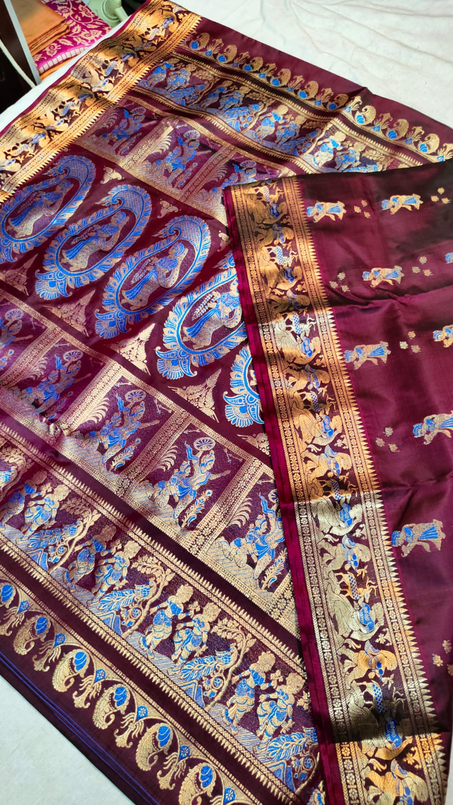 Royal look handwoven Bishnupur Baluchari silk saree