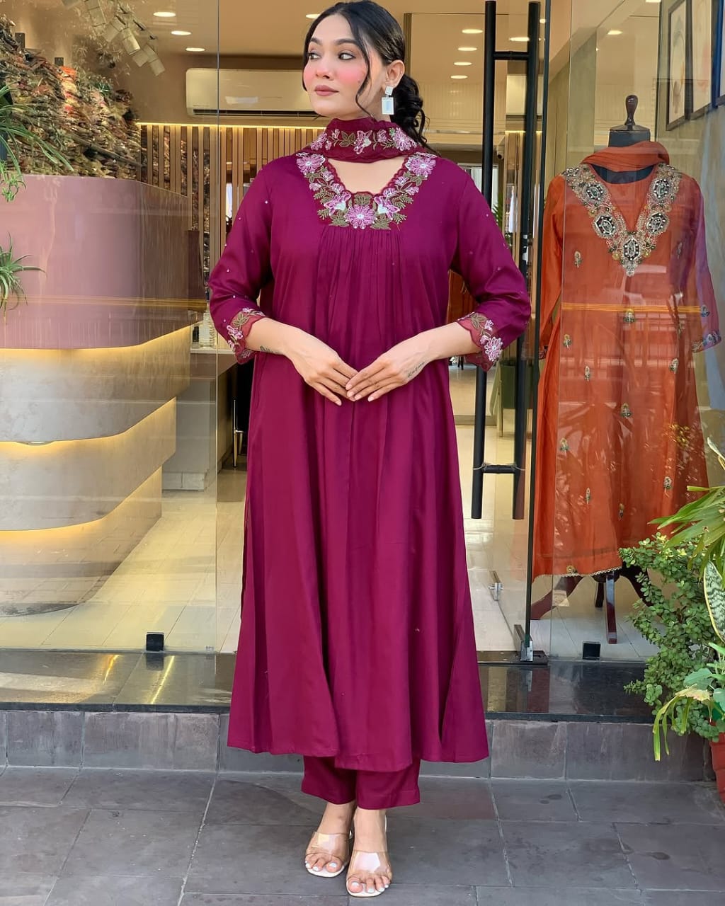 Elegant Partywear Embroidery work Stylish kurti set Size : M L XL XXL XXXL.