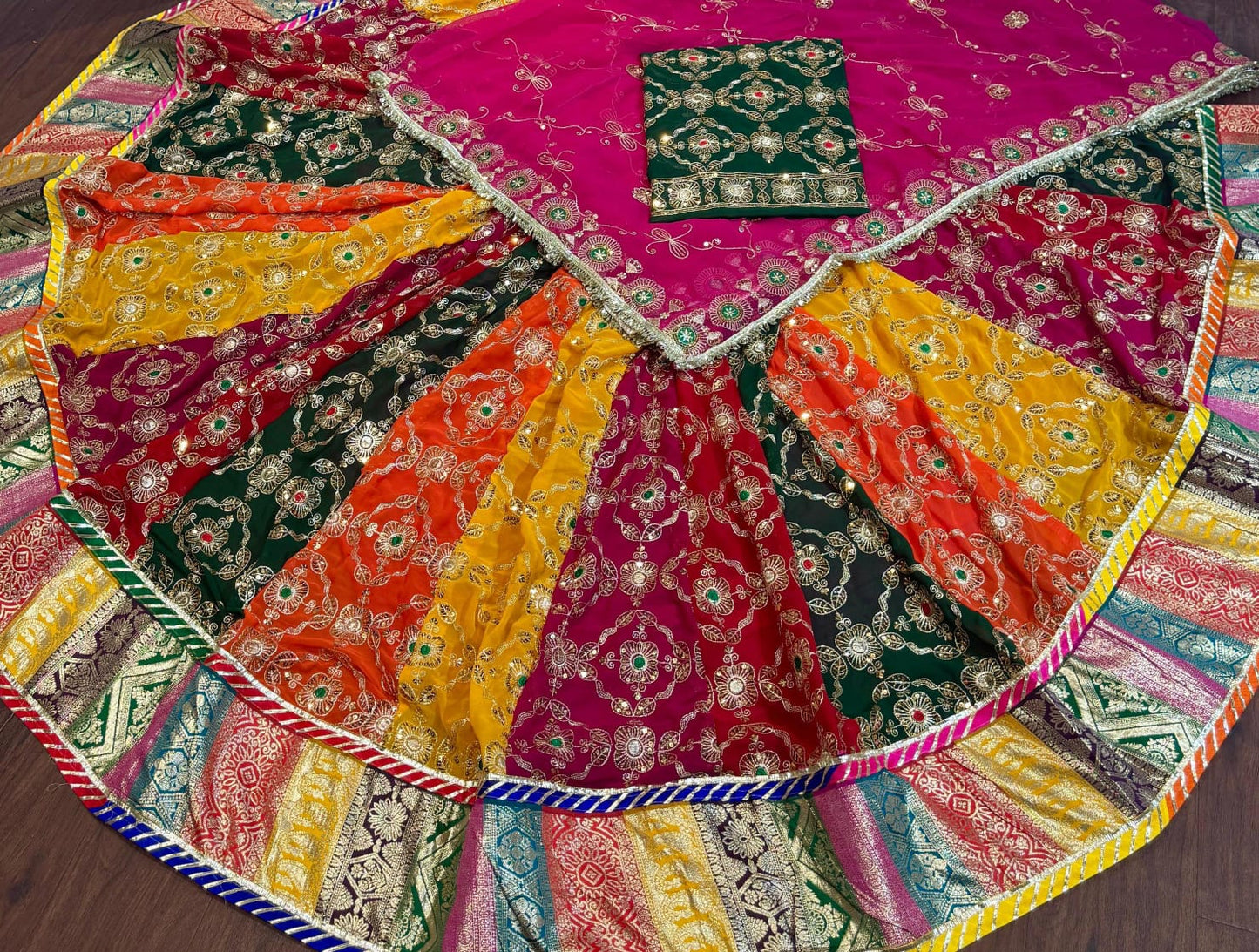 Designer Georgette Poshak with Pure Odhni & Fancy Border (4 MTR Gher)