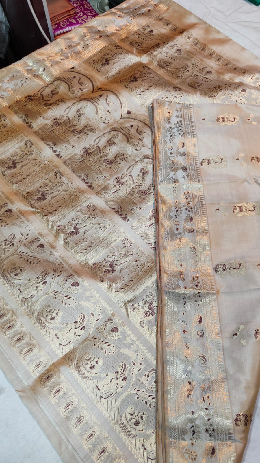 Royal Handwoven Bishnupur Baluchari Saree 💫