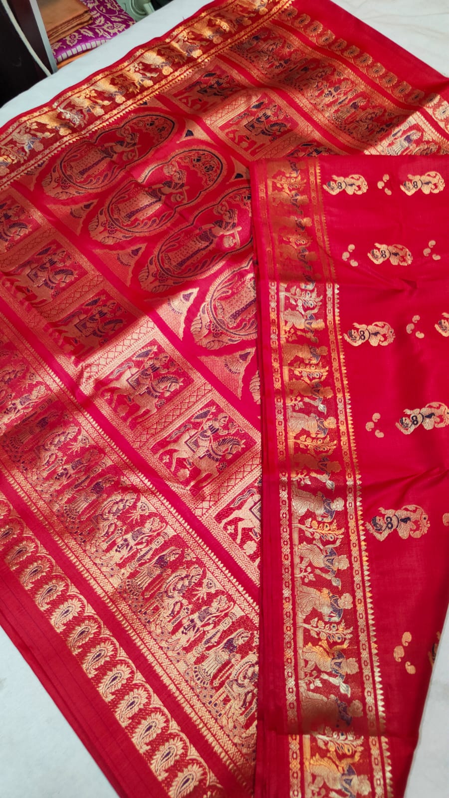 Vibrant colour Bishnupur Baluchari silk saree 🌹
