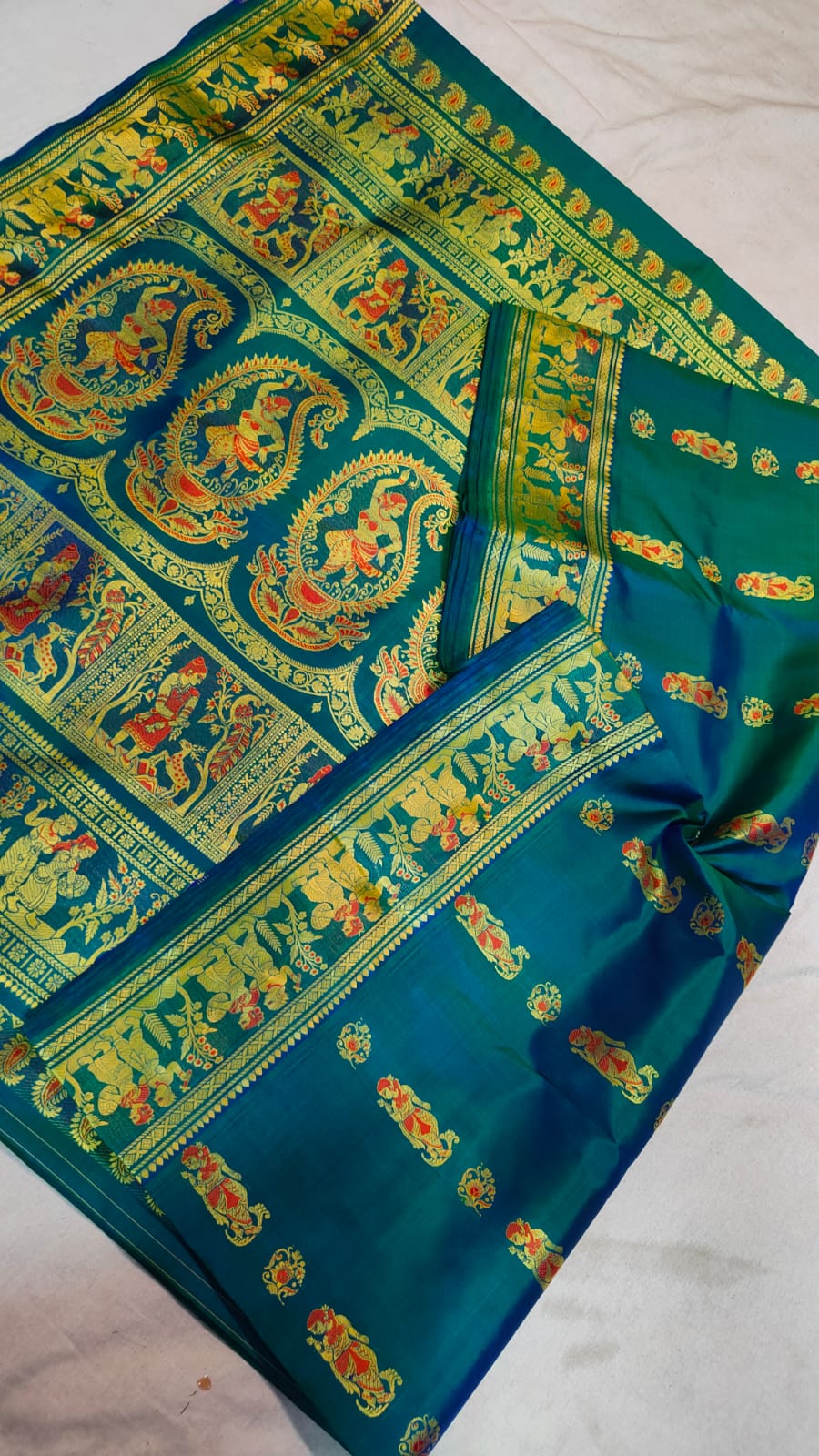 Beautiful handwoven Bishnupur Baluchari pure silk saree ✨️