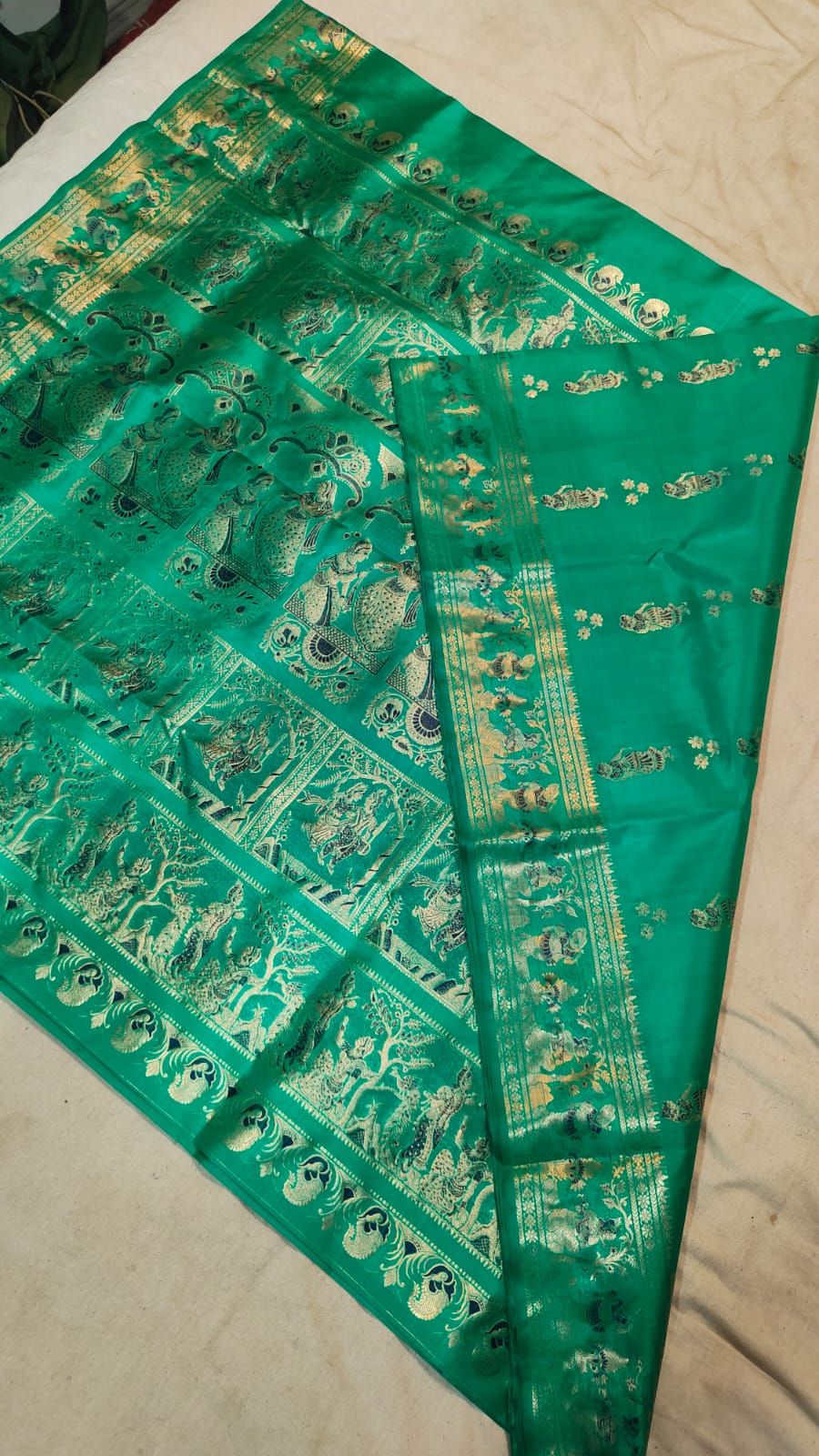 Handwoven Bishnupur Baluchari Swarnachari pure silk saree*(silk mark certified)