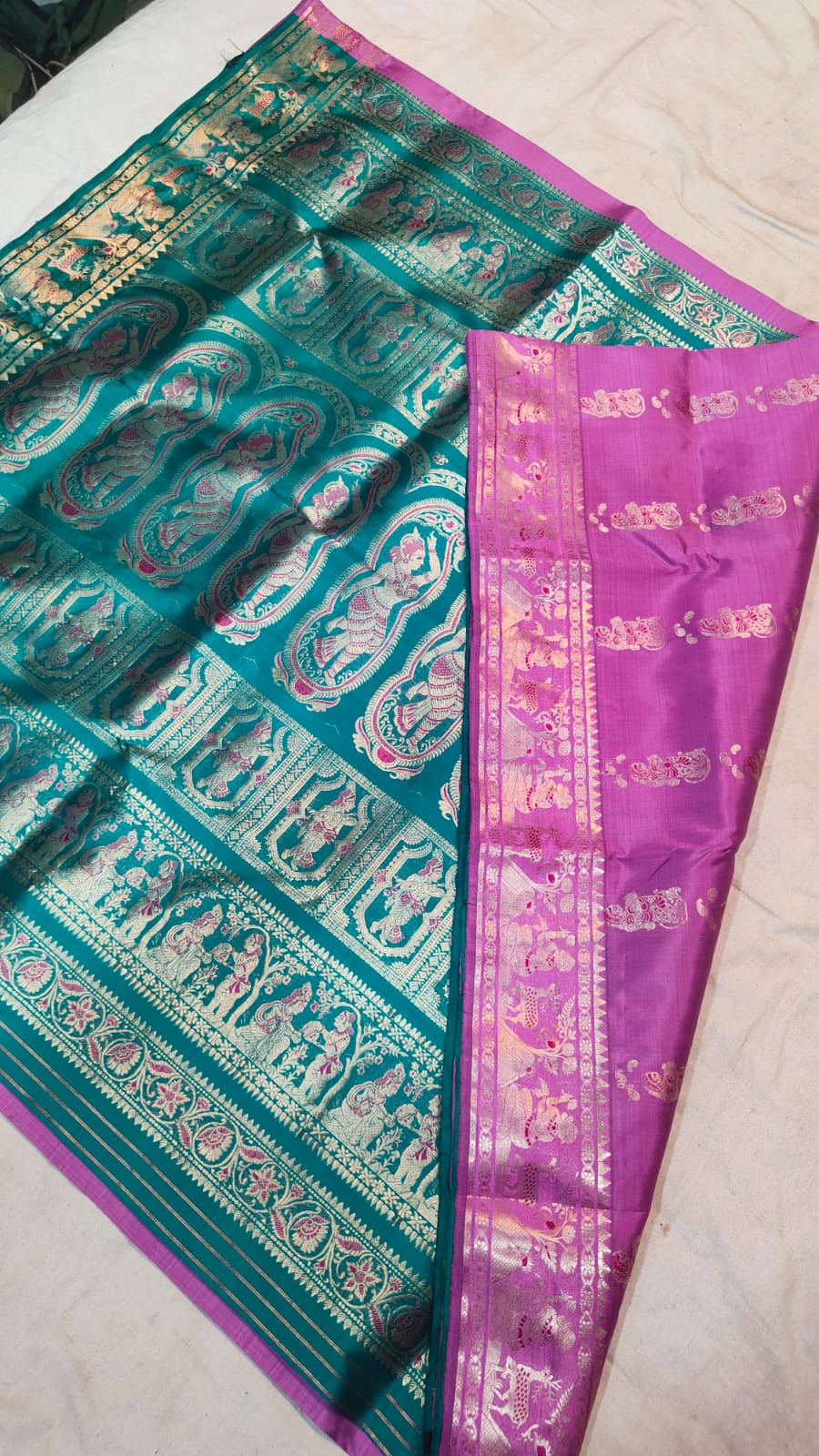 Handwoven Bishnupur Baluchari Swarnachari pure silk saree*(silk mark certified)