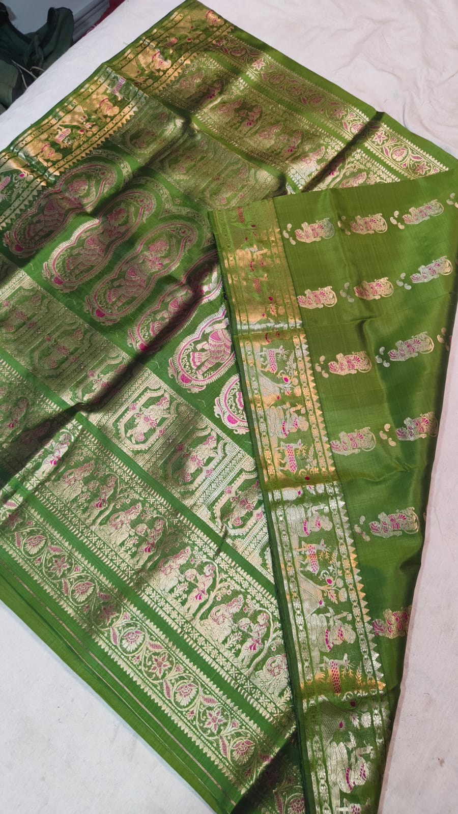 Handwoven Bishnupur Baluchari Swarnachari pure silk saree*(silk mark certified)