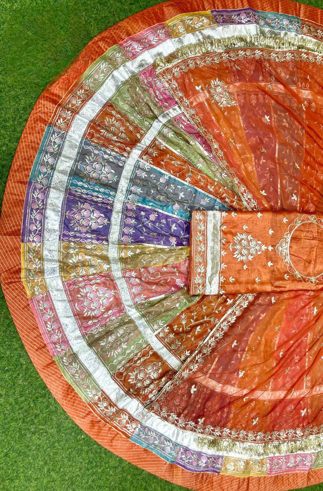 DESIGHNER 5 MTR GHER Premium Quality Hevy Gold Crush Fabric with Humarai pure Odhani*HEVY Fancy Barik zari Resham handwork beautiful poshak