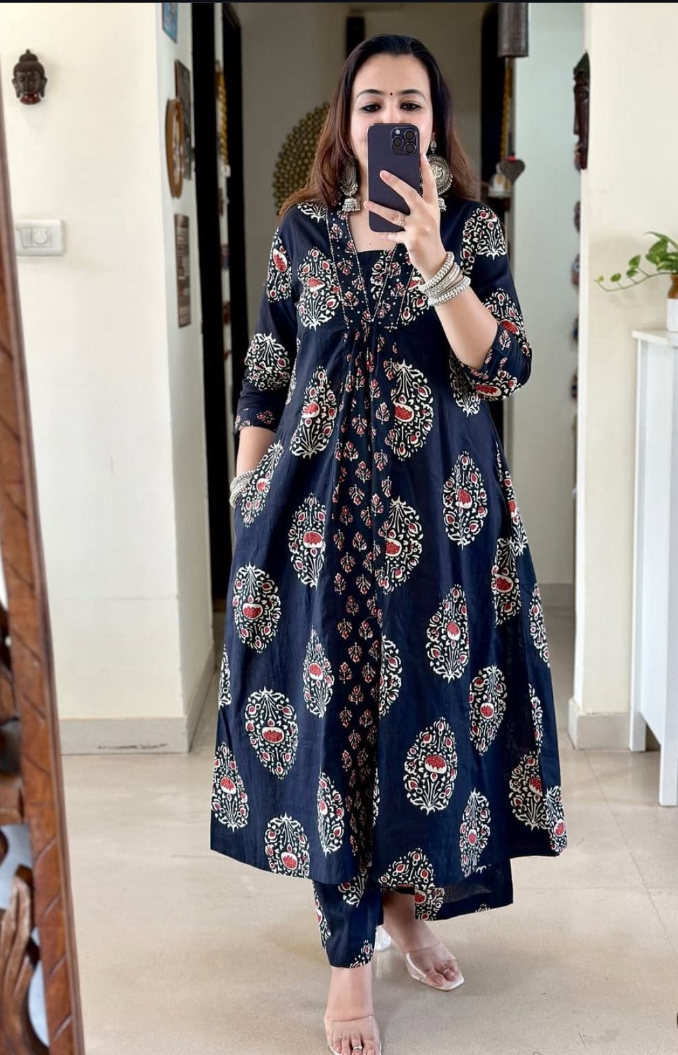 Embroidered& pitten work printed Cotton kurta & pant with malmal dupatta set Size 38 40 42 44 46