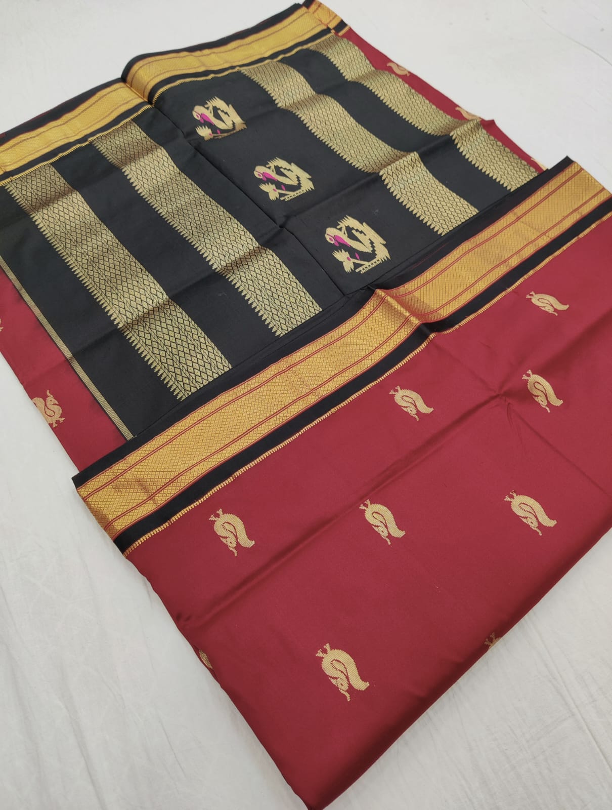 Pure silk kadiyal Paithani Saree