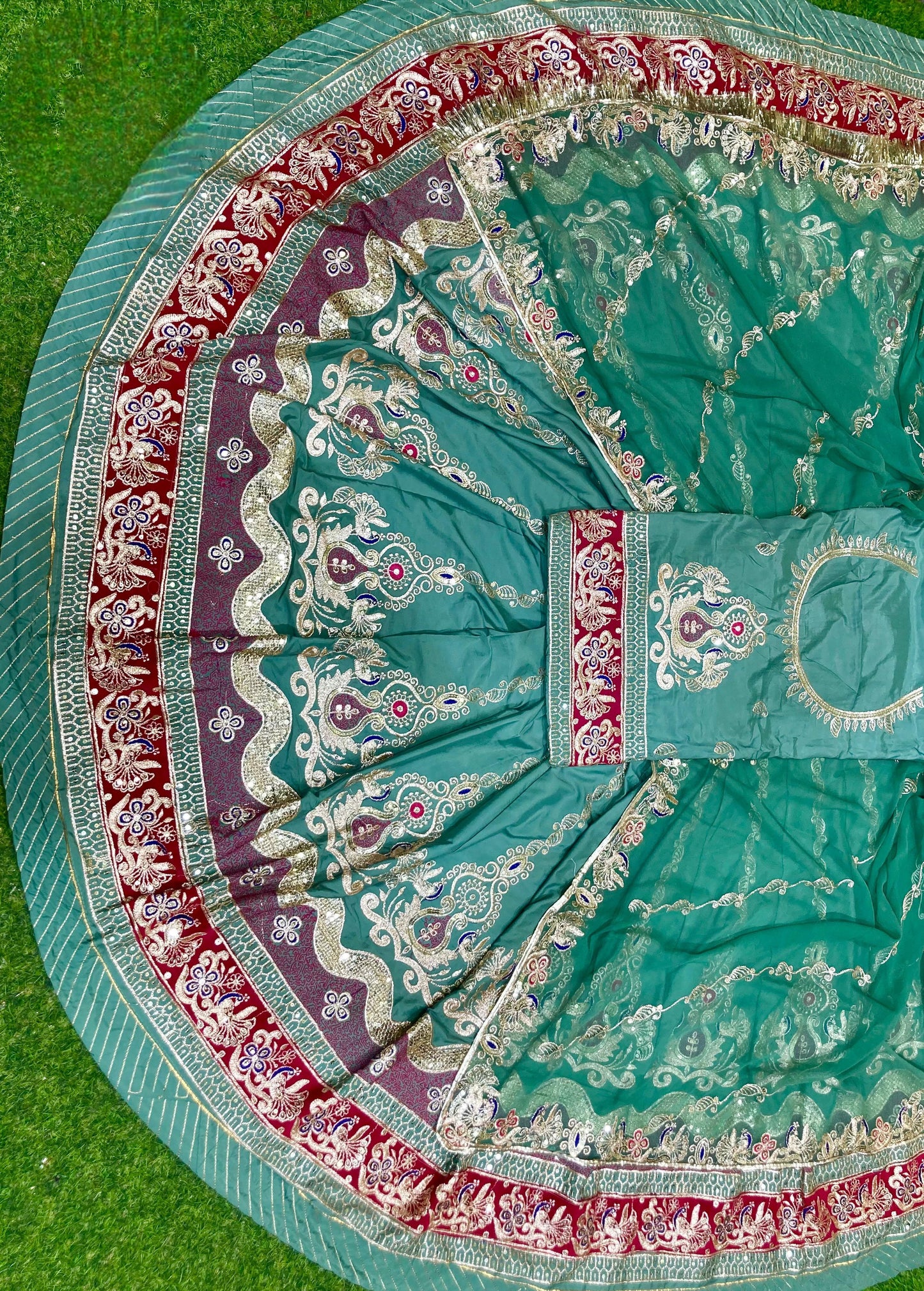 CREPSILK Fabric with pure Odhani Hevy VINTAGE Barik Zari work beautiful Rajputi poshak