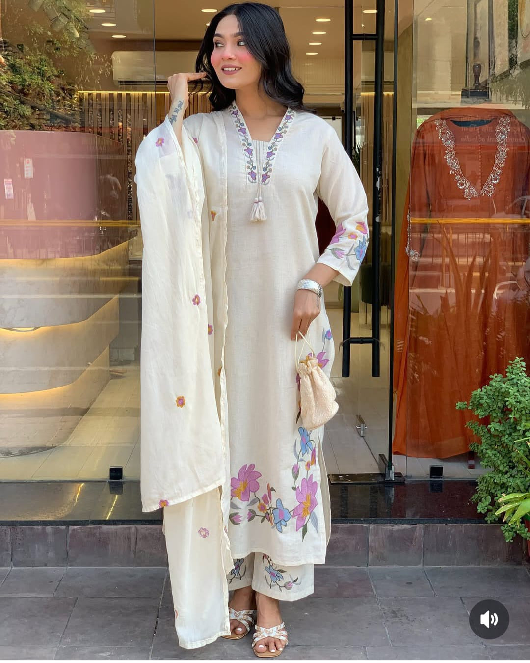 Khadi cotton beautiful embroidery kurta pant dupatta set Size _ 38.40.42.44.46