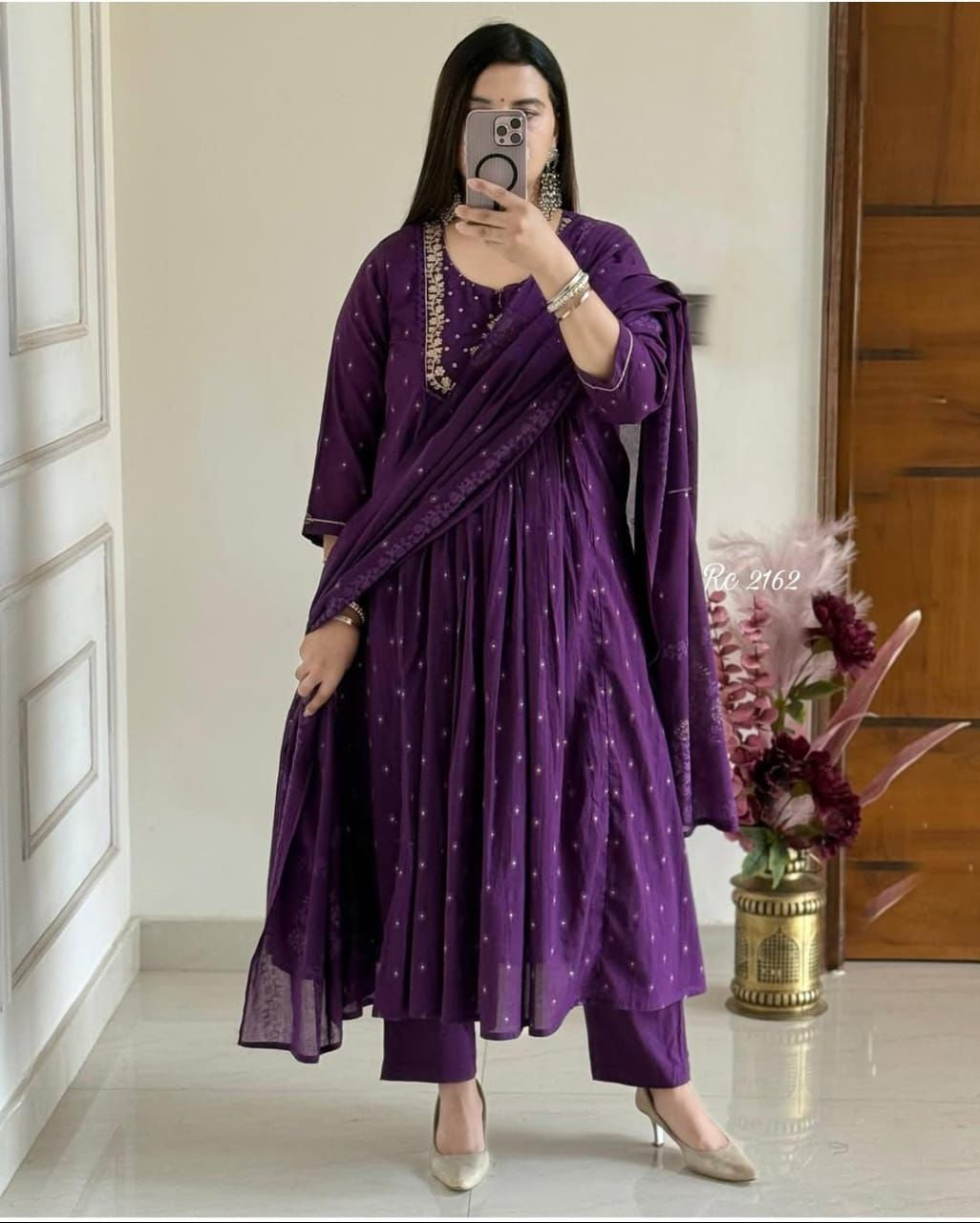 Elegant flaired Anarkali kurta set Size available*- *38(M), 40(L), 42(Xl),44(XXL),46(XXXL*