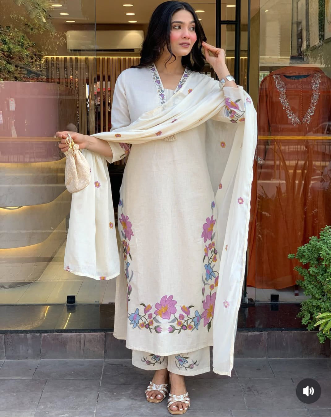 Khadi cotton beautiful embroidery kurta pant dupatta set Size _ 38.40.42.44.46