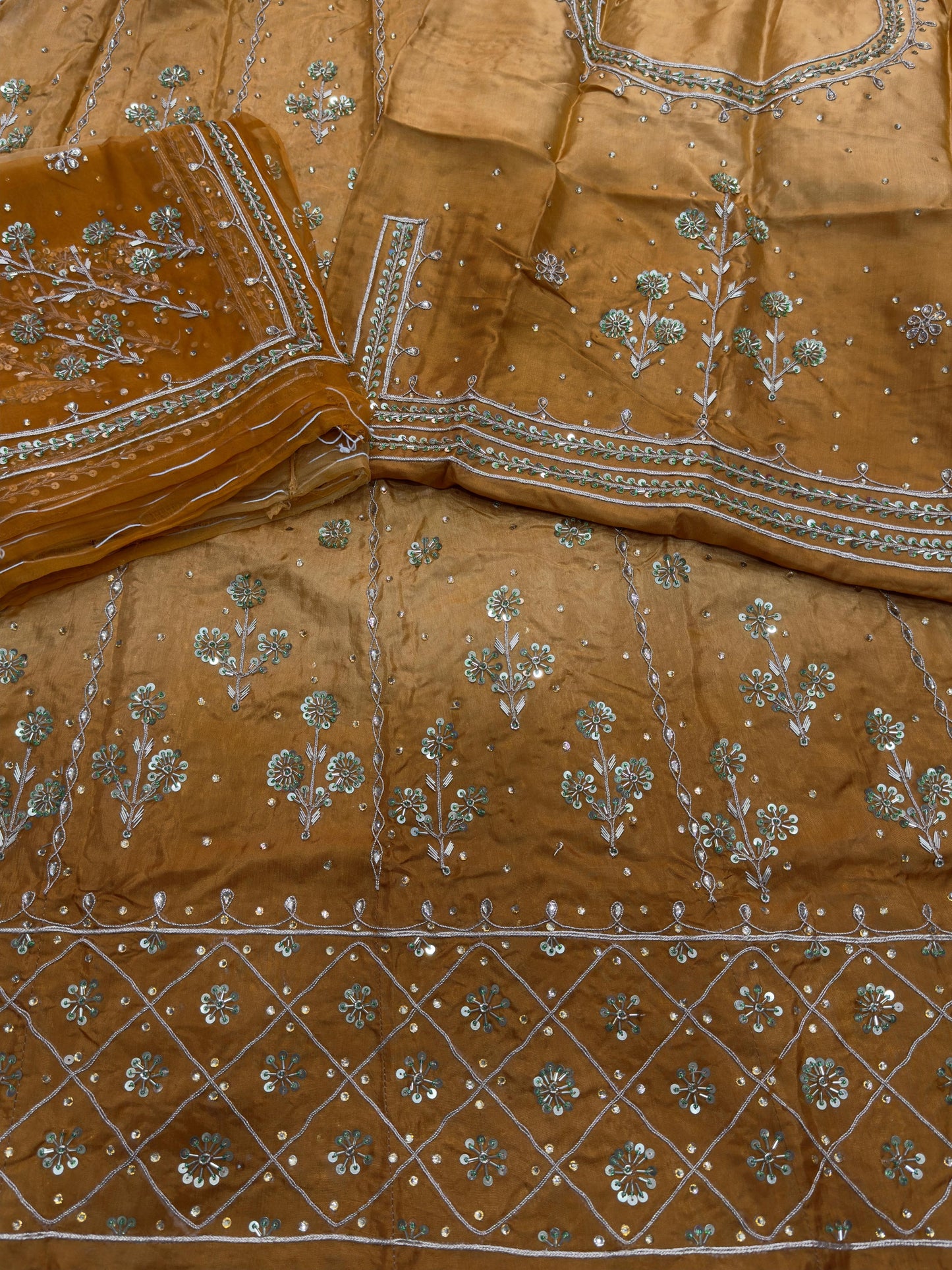 Rajasthani Splendor: Elegant Handwork Poshak
