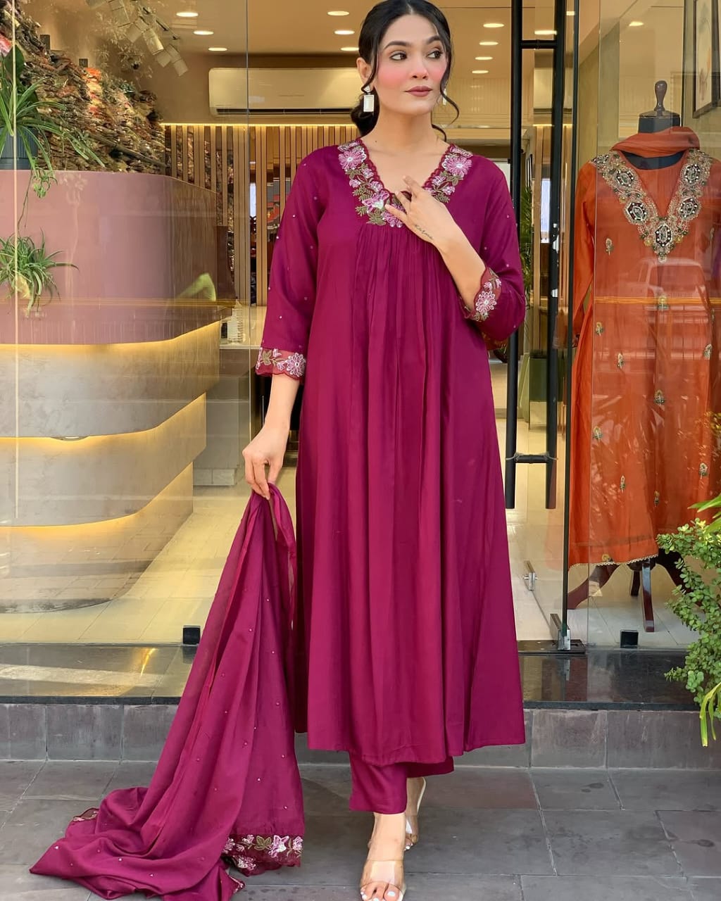 Elegant Partywear Embroidery work Stylish kurti set Size : M L XL XXL XXXL.