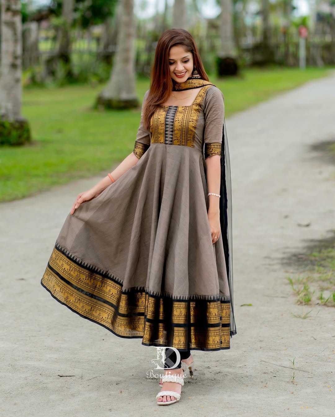 AMALI KANCHI BEAUTIFUL SUIT SET  Size : M-38, L-40, XL-42, XXL-44*