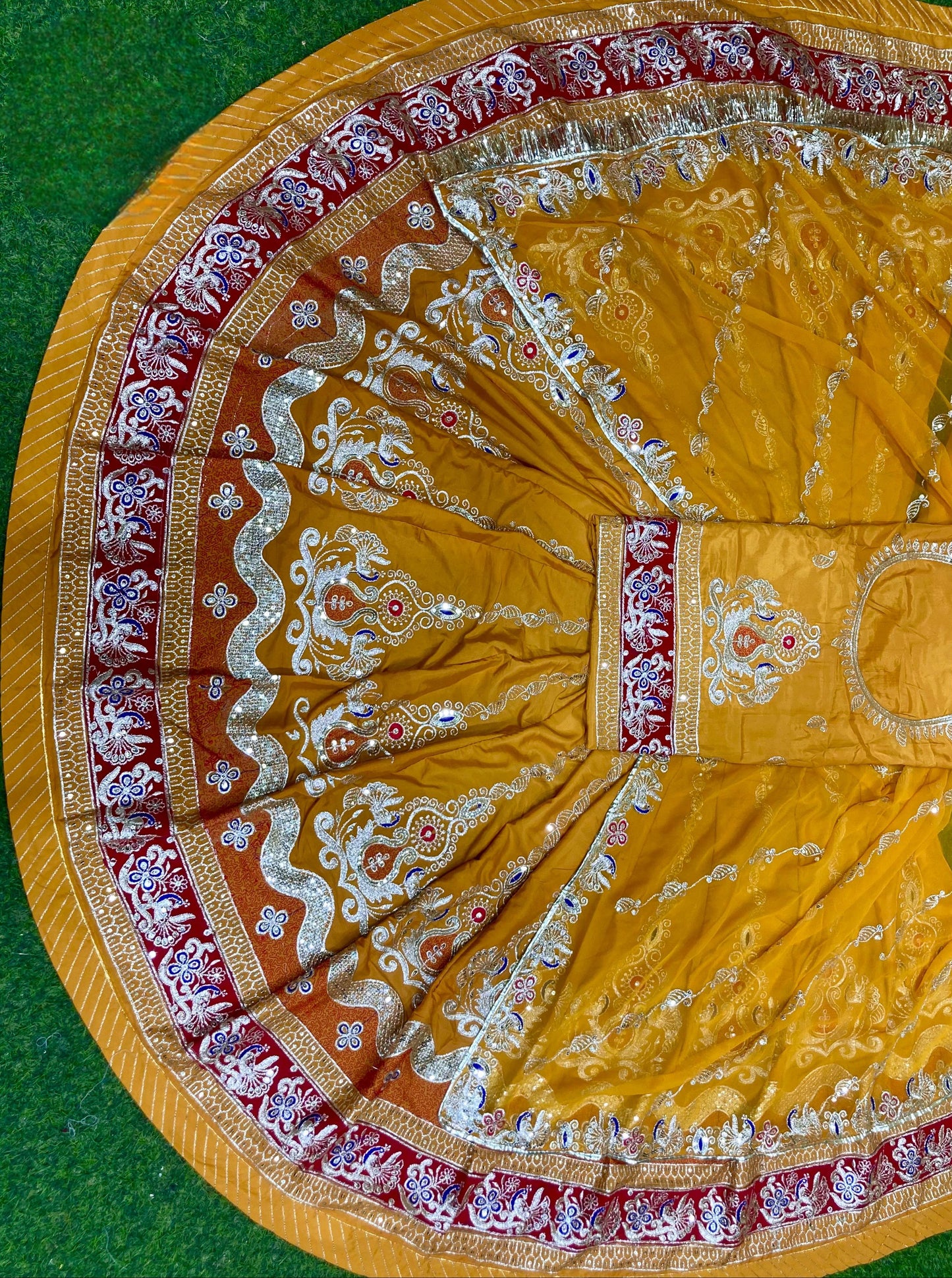 CREPSILK Fabric with pure Odhani Hevy VINTAGE Barik Zari work beautiful Rajputi poshak