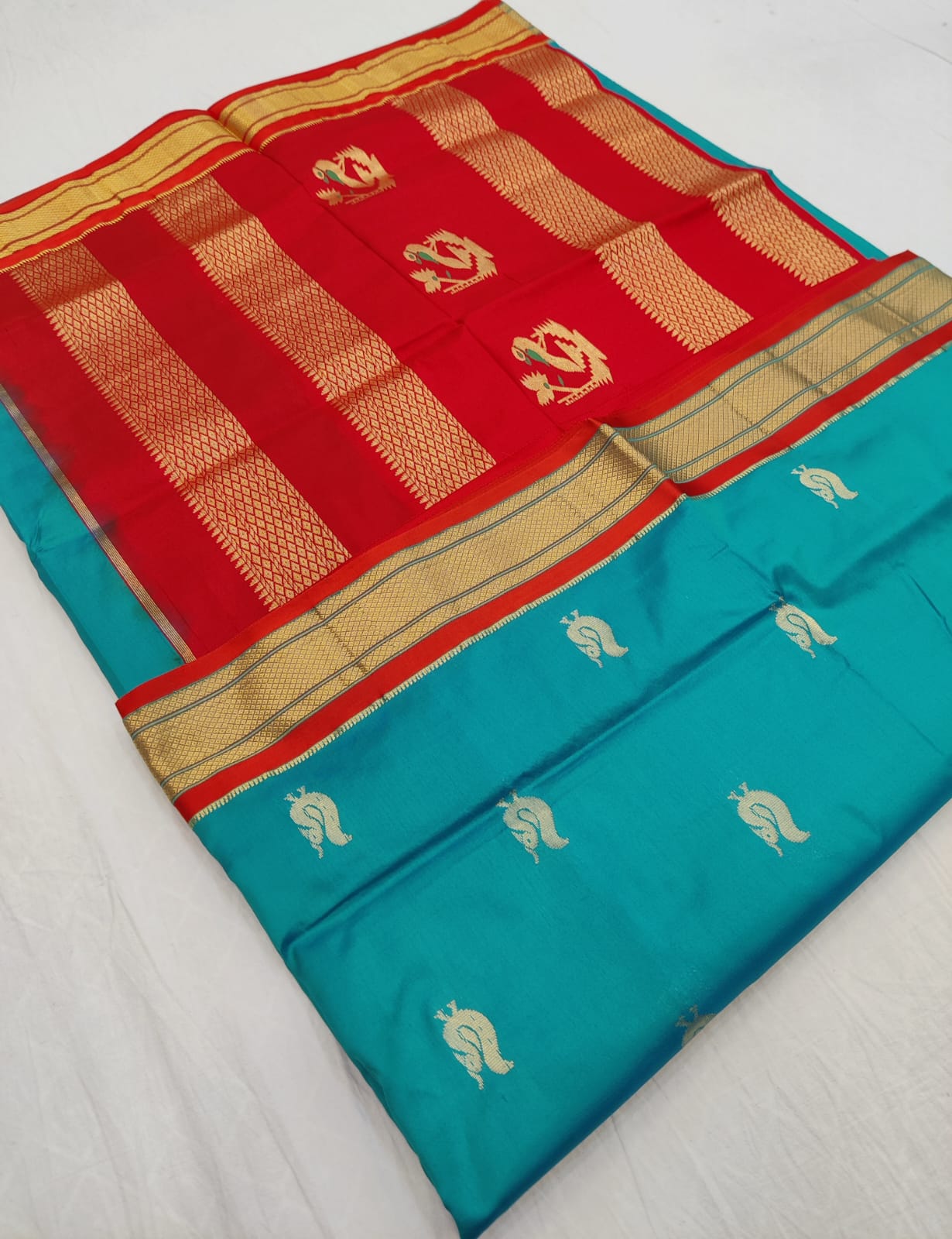 Pure silk kadiyal Paithani Saree
