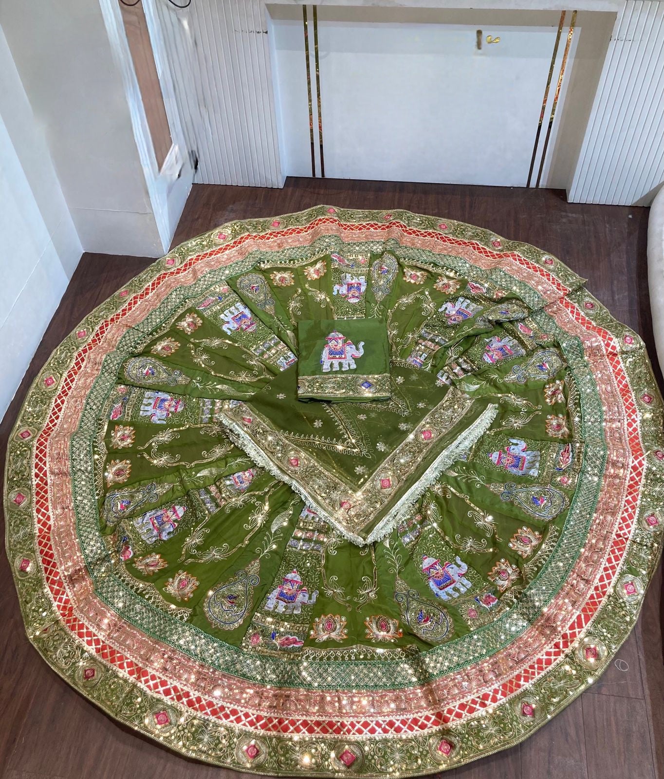 Royal Rajwadi look poshak