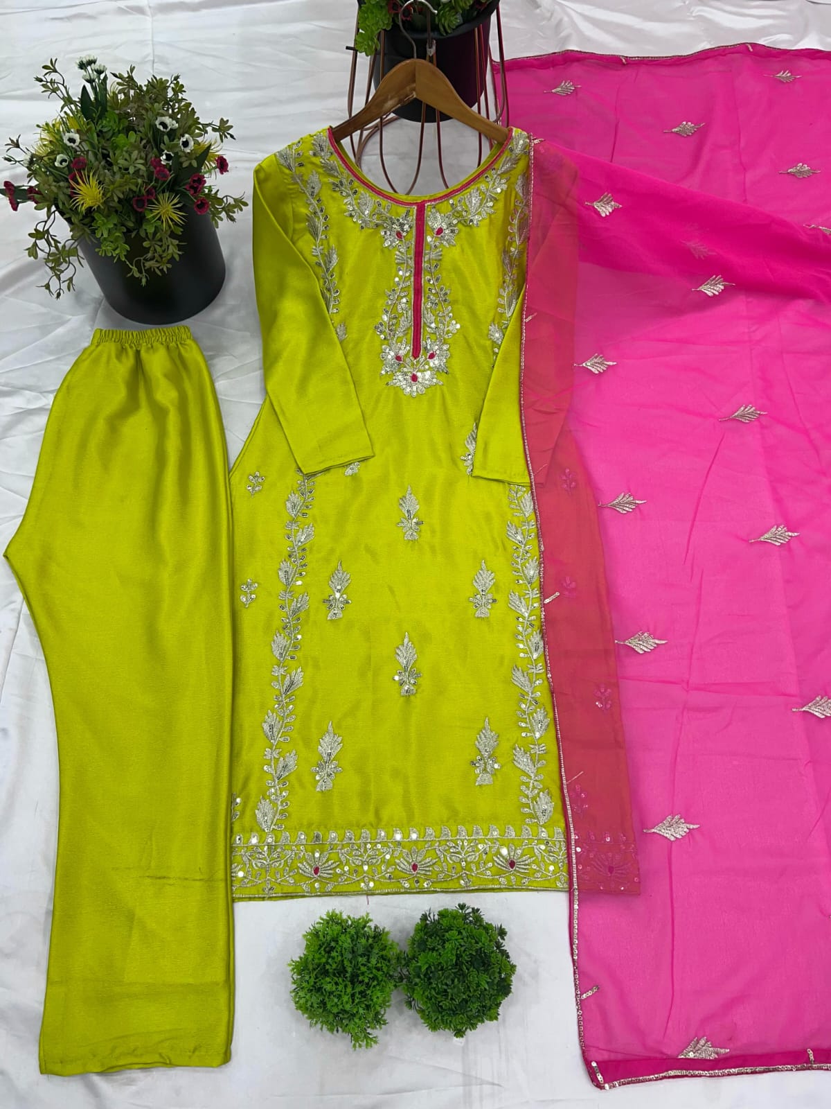 Elegant Partywear beautiful kurti set M(38),L(40),XL(42),XXL(44)