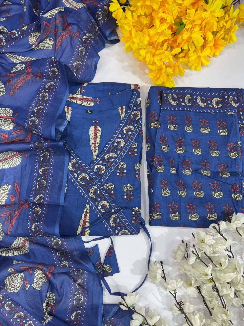 beautiful Heavy anarkali  3pcs kurti set  Available size _M to 4xl*