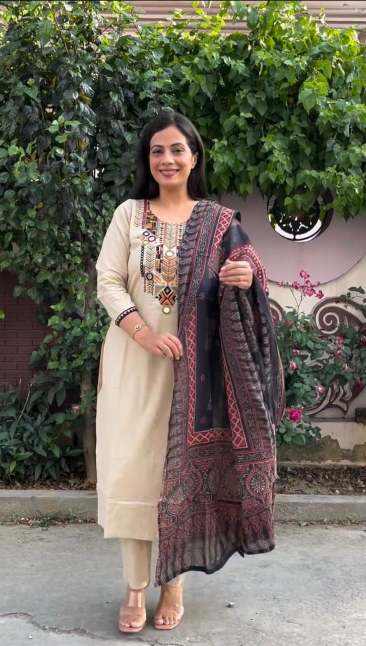 Beautiful Embroidery 3pcs pure cotton kurti set Size: *M/38, L/40, XL/42, XXL/44,XXXl/46*