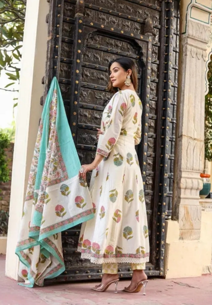 Beautiful cotton with handwork suit set Size -38,40,42,44