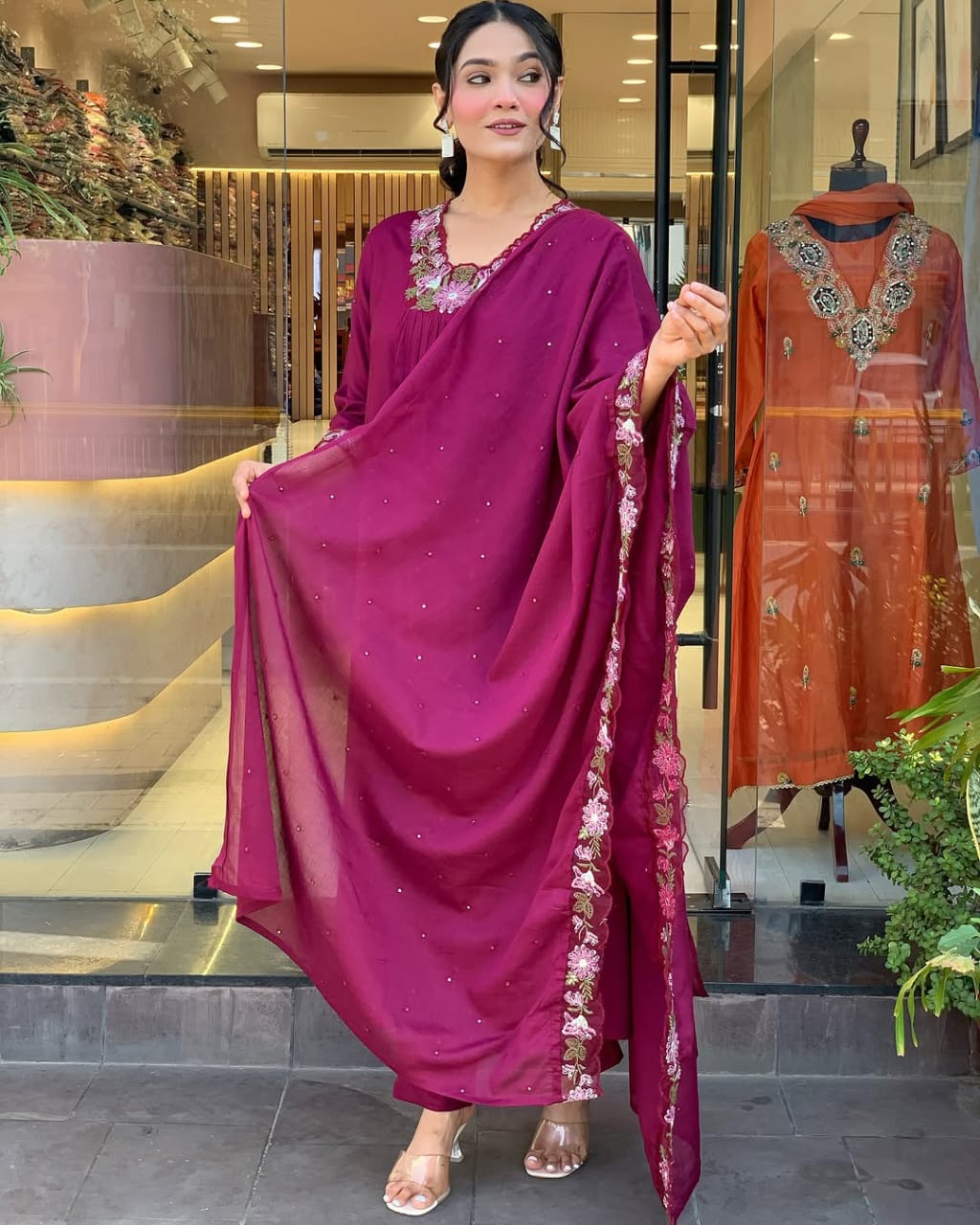 Elegant Partywear Embroidery work Stylish kurti set Size : M L XL XXL XXXL.