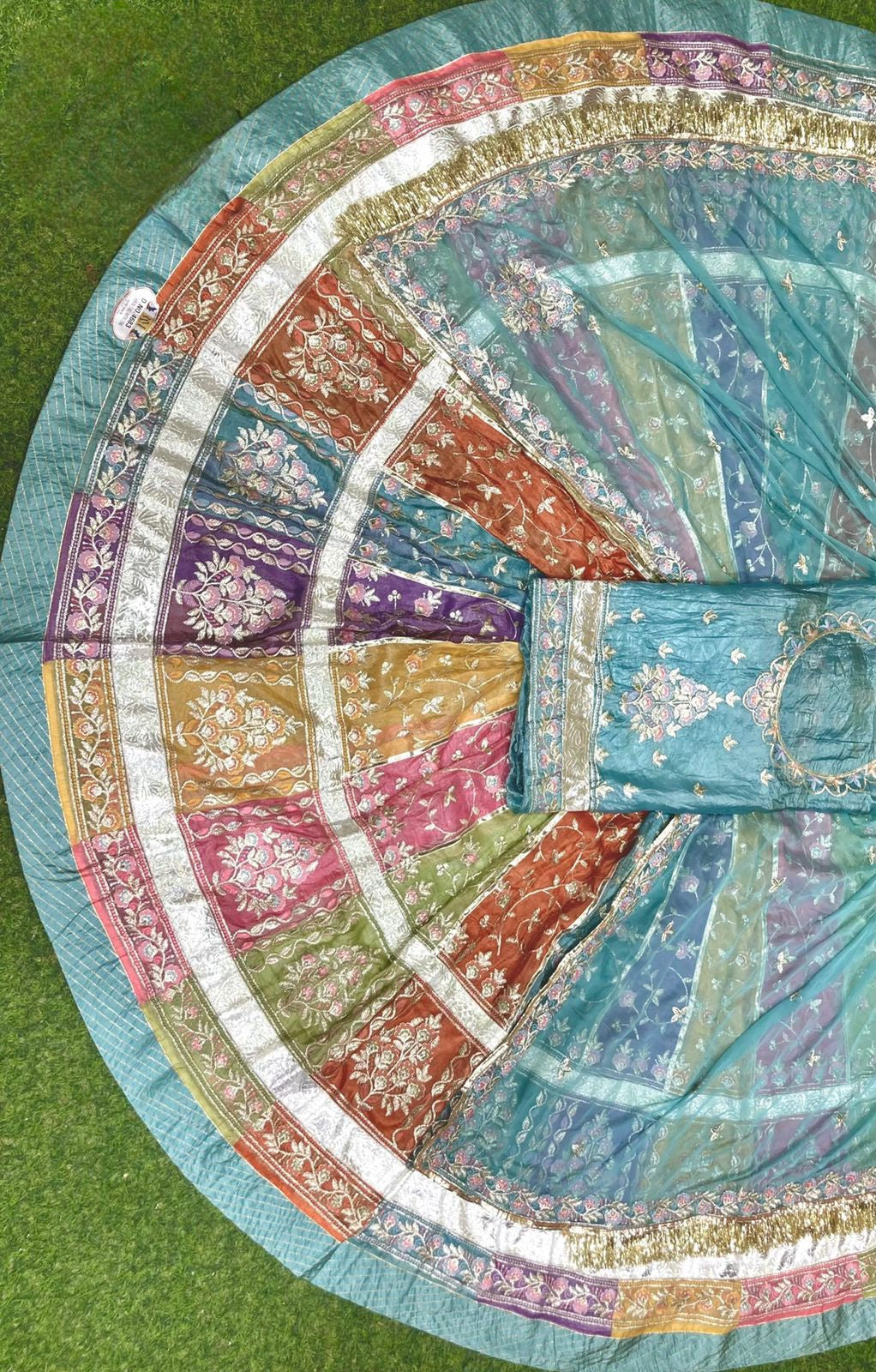 DESIGHNER 5 MTR GHER Premium Quality Hevy Gold Crush Fabric with Humarai pure Odhani*HEVY Fancy Barik zari Resham handwork beautiful poshak