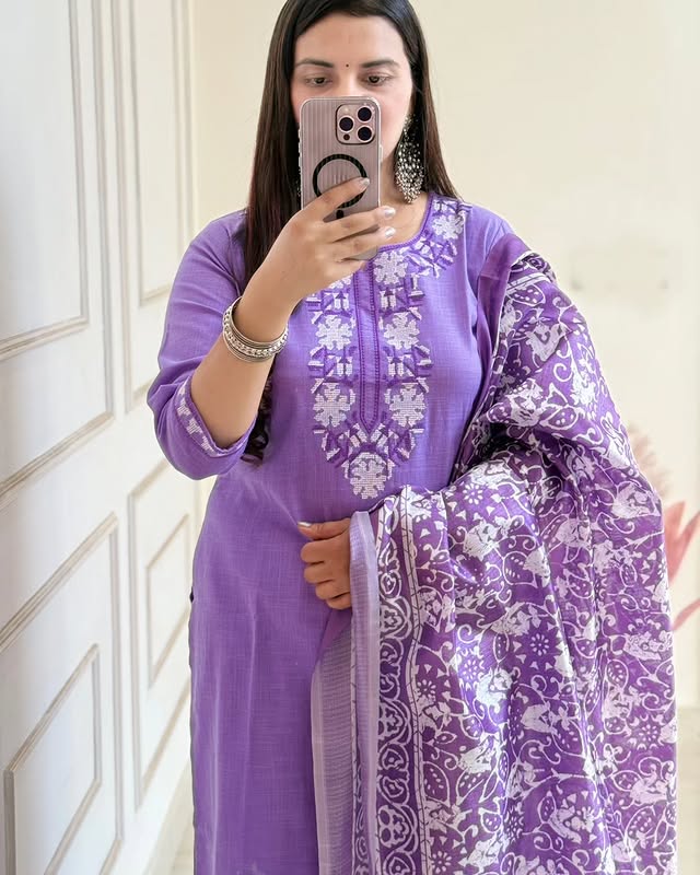 Beautiful embroidery cotton kurti set Size - 38/40/42/44*