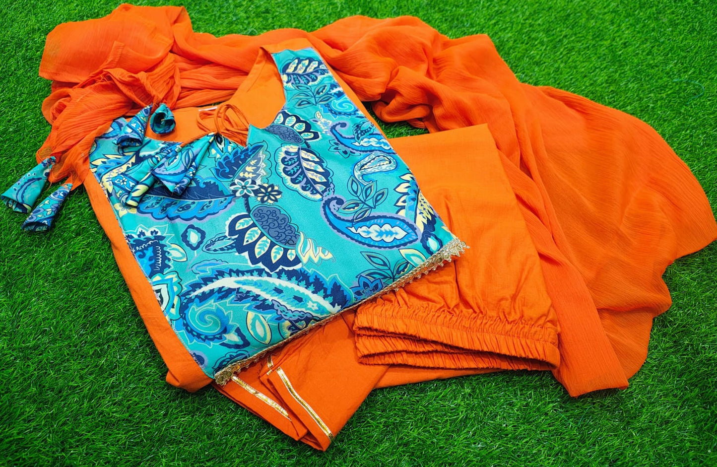 Beautiful cotton kurti set                    Size : M L XL XXL.