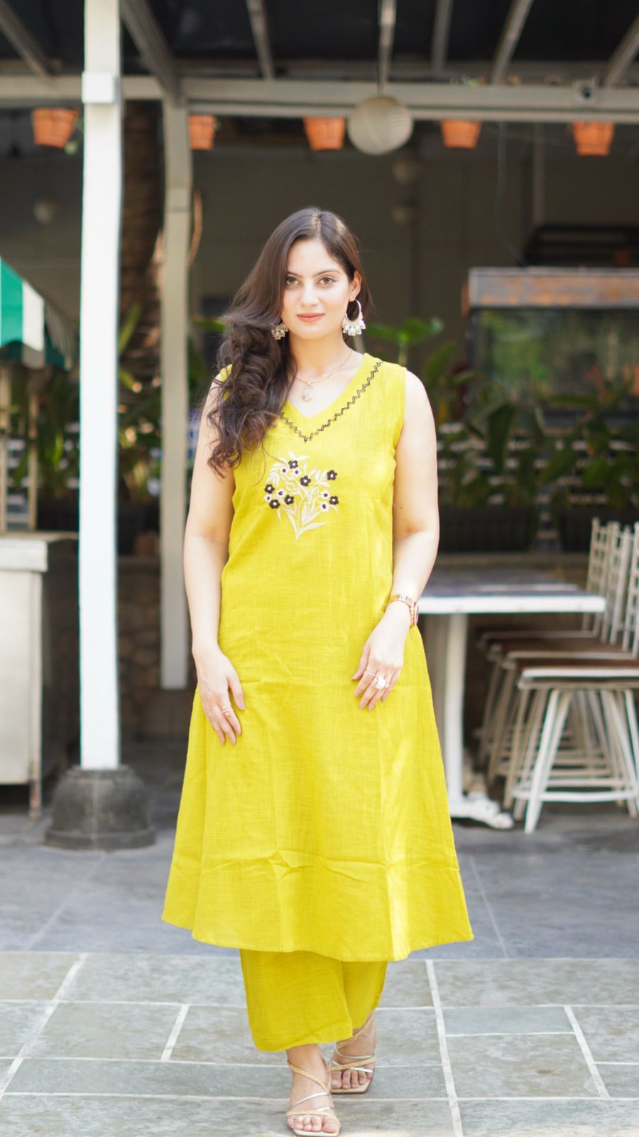 Beautiful embroidery crafted in premium cotton kurti set                   Size 38,40,42,44