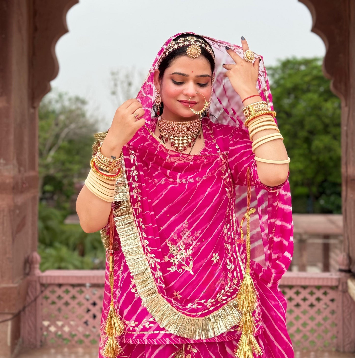 LAHRIYA  SPECIAL RANI CLOUR
 Humrahi Pure Ethnic elegant POSHAK !!!*