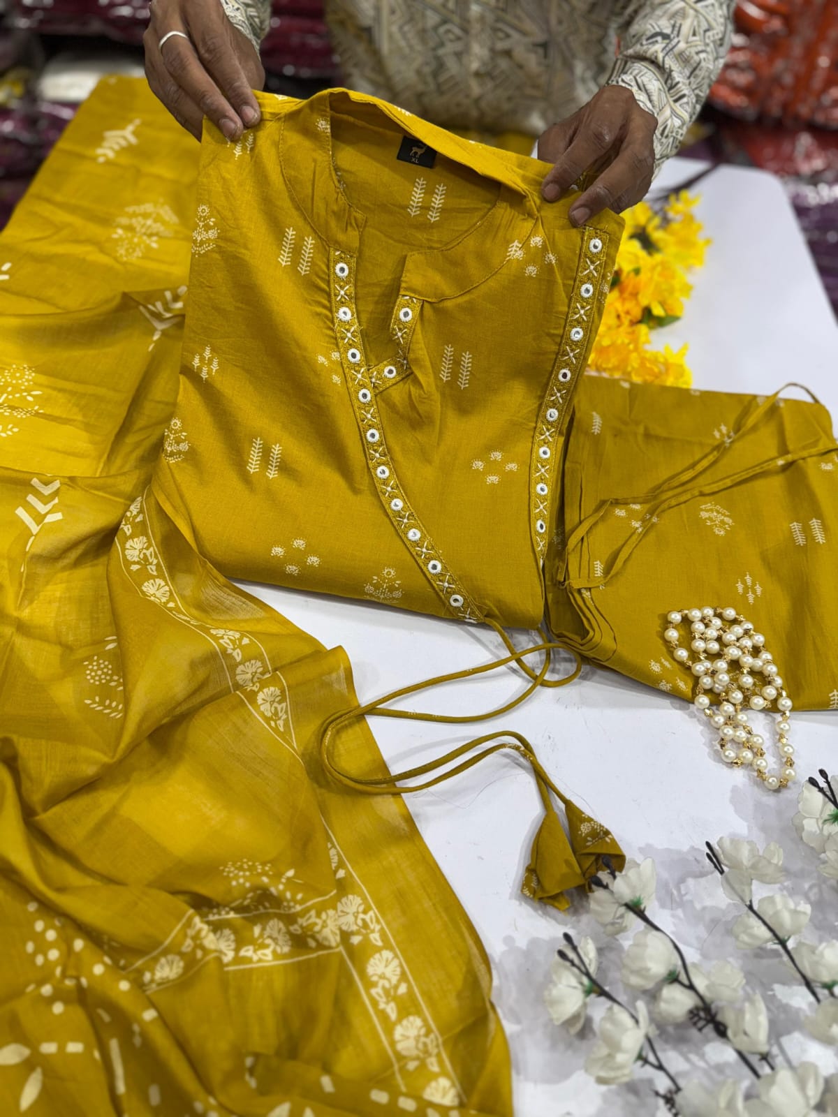 Beautiful Embroidery  3pcs kurti set size - M L XL XXL.3XL*