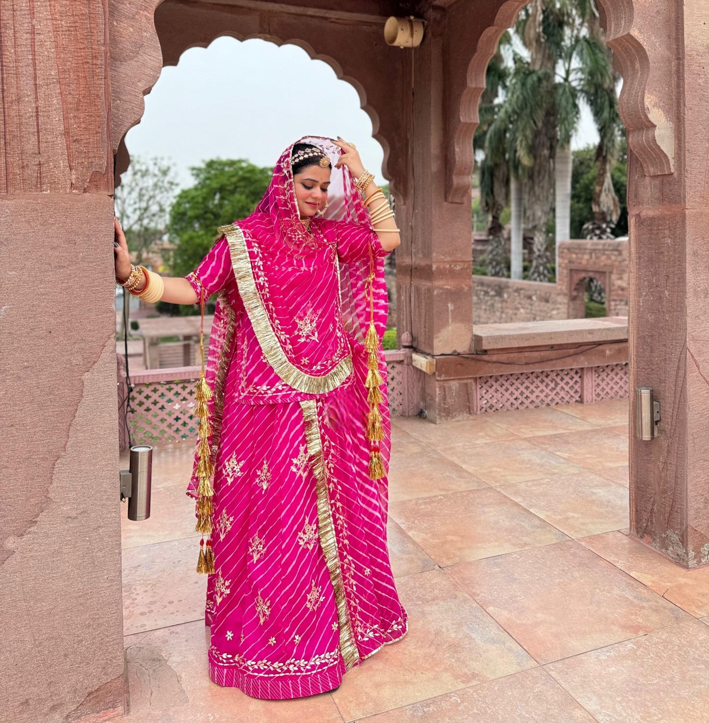 LAHRIYA  SPECIAL RANI CLOUR
 Humrahi Pure Ethnic elegant POSHAK !!!*