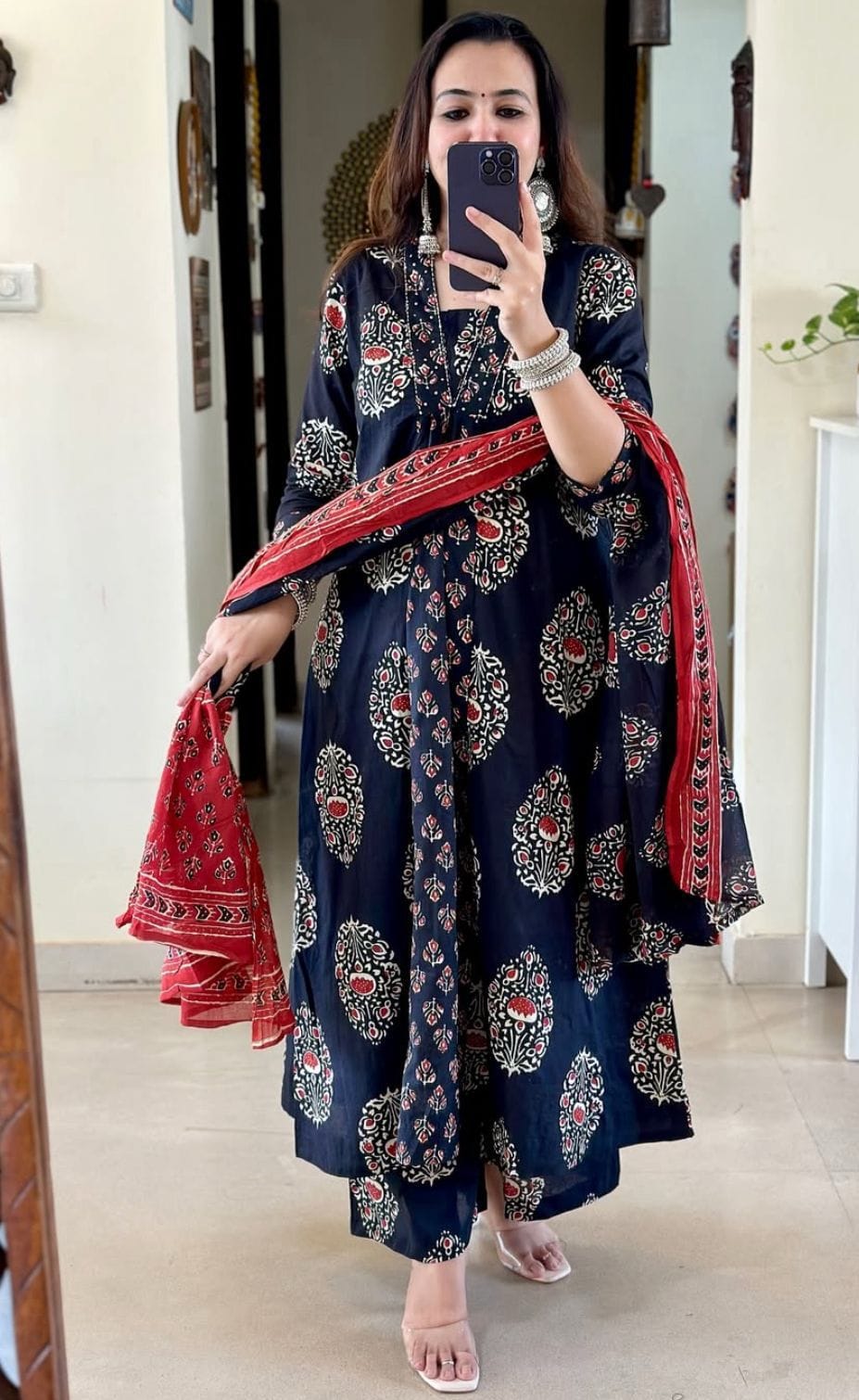 Embroidered& pitten work printed Cotton kurta & pant with malmal dupatta set Size 38 40 42 44 46