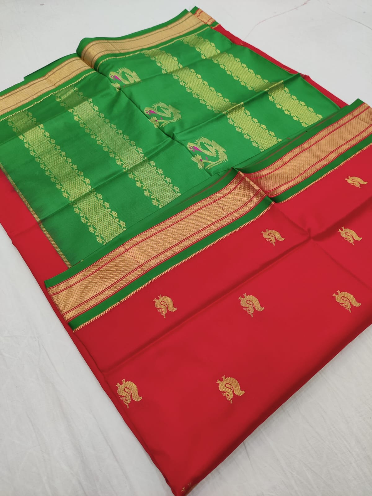 Pure silk kadiyal Paithani Saree