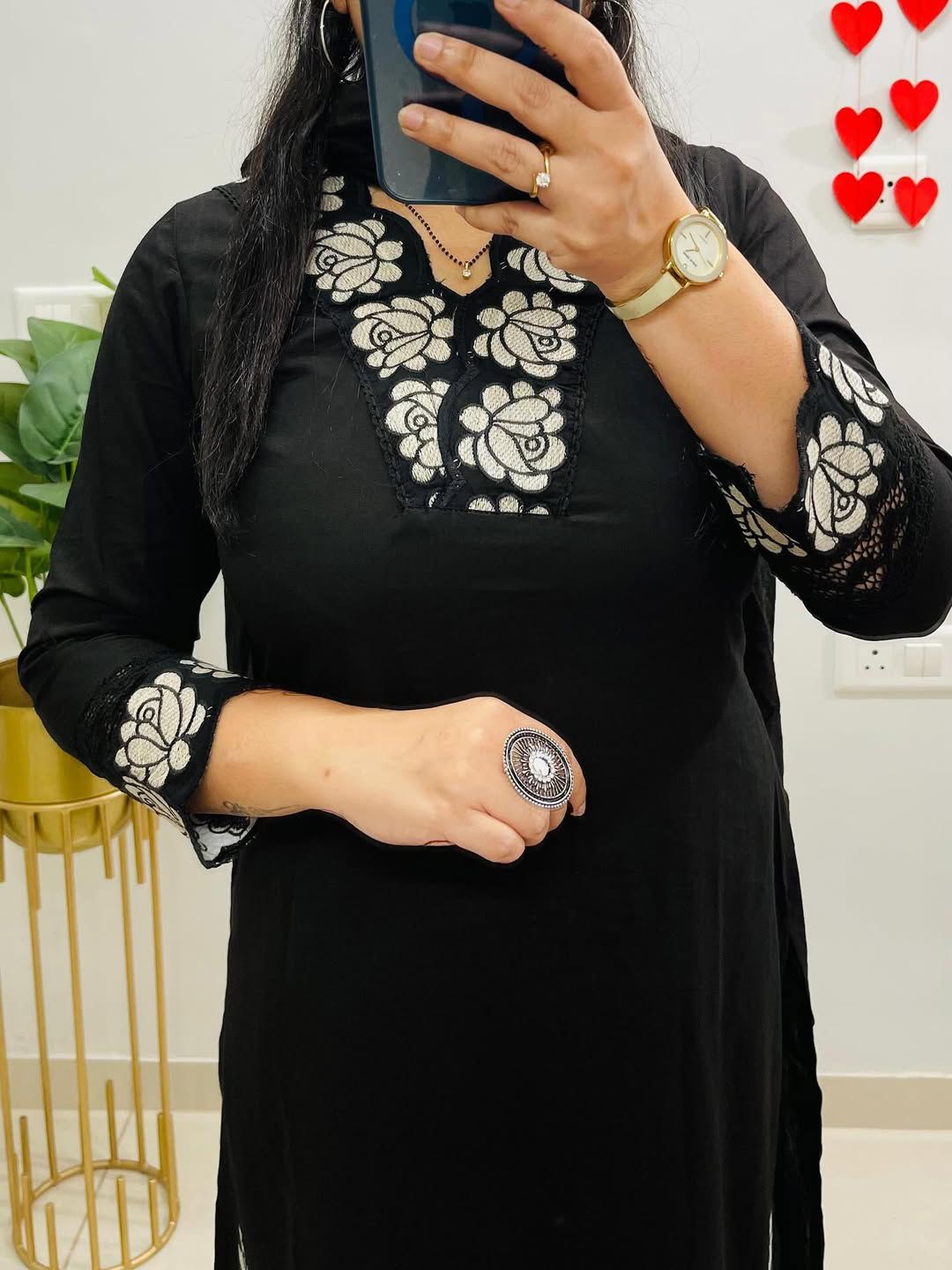 Partywear elegant straight kurta 3 pcs set Size available*- *38(M),40(L),42(XL)*
*44(XXL),