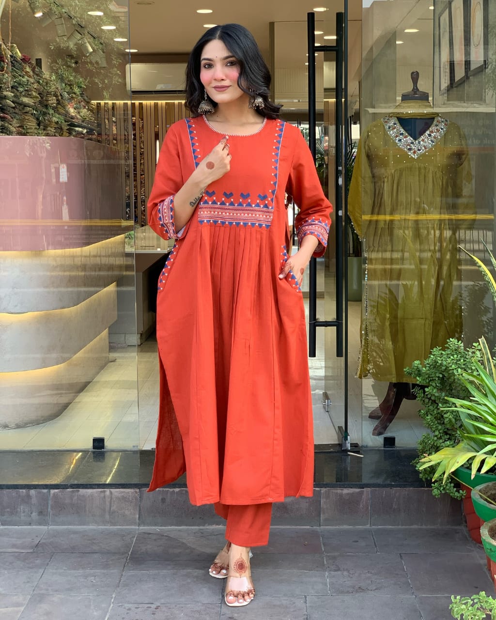 Elegant flaired suit set  Size 38(M),40(L),42(XL),44(XXL),46(3xl)