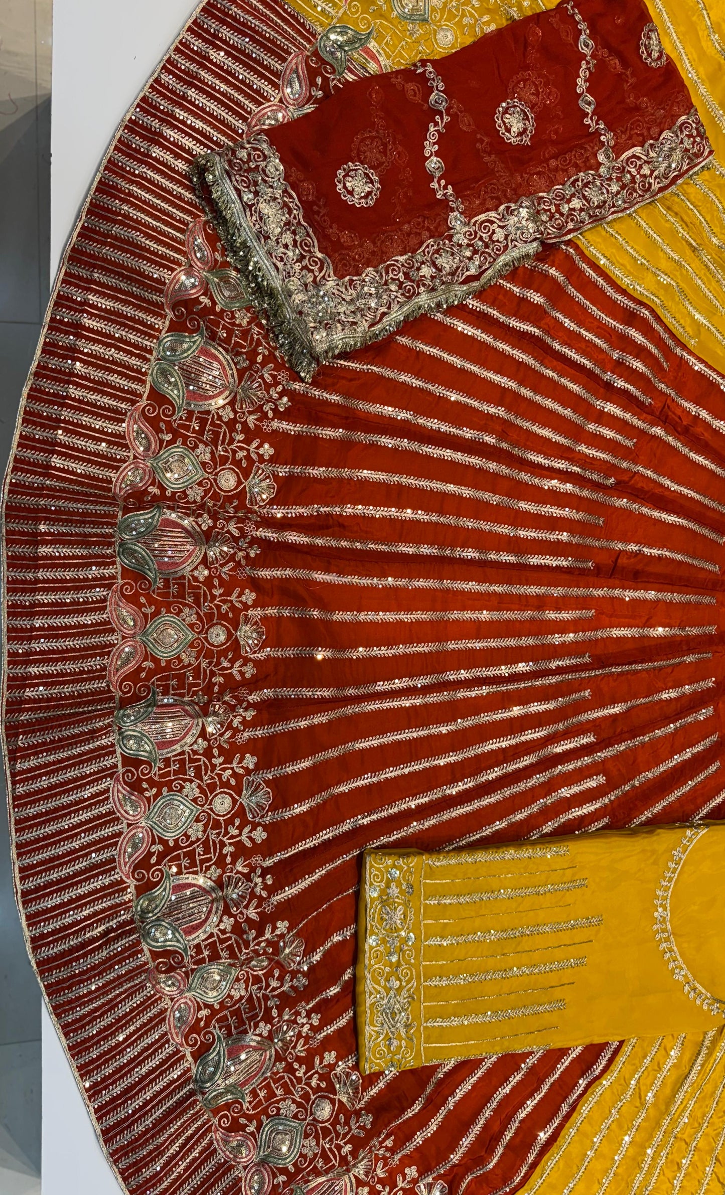 Elegant Designer Lehenga Poshak – 5Mtr Ghera, Heavy Jari & Sequence Work