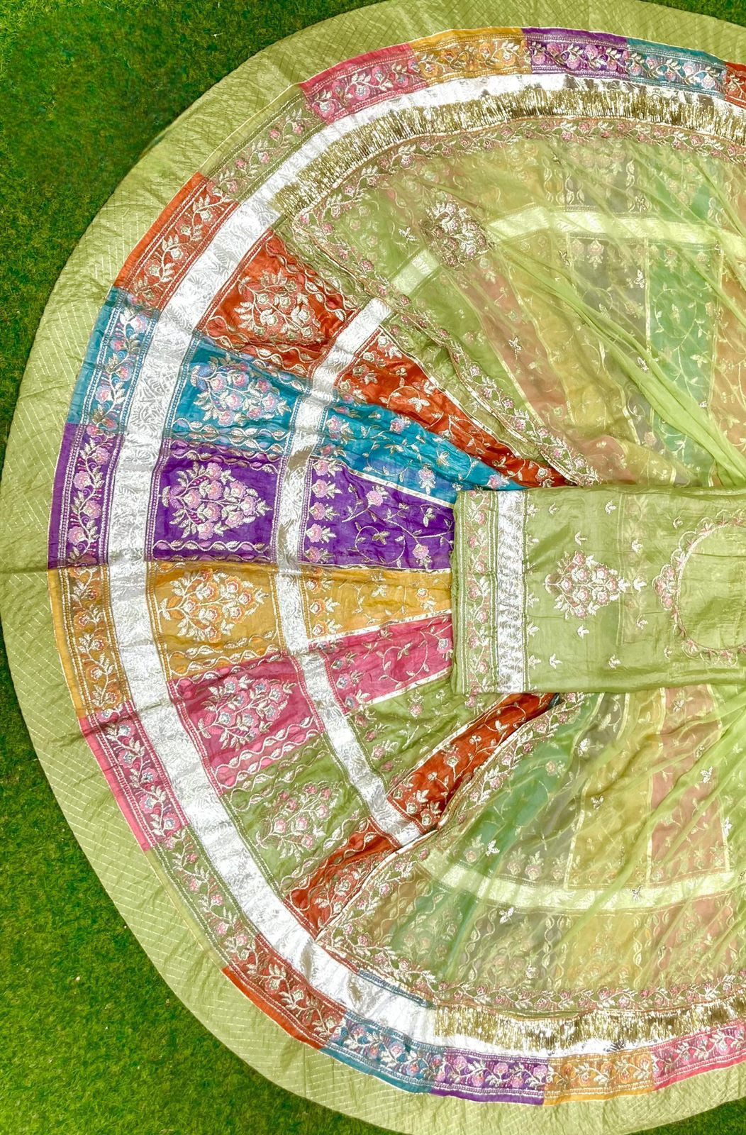 DESIGHNER 5 MTR GHER Premium Quality Hevy Gold Crush Fabric with Humarai pure Odhani*HEVY Fancy Barik zari Resham handwork beautiful poshak