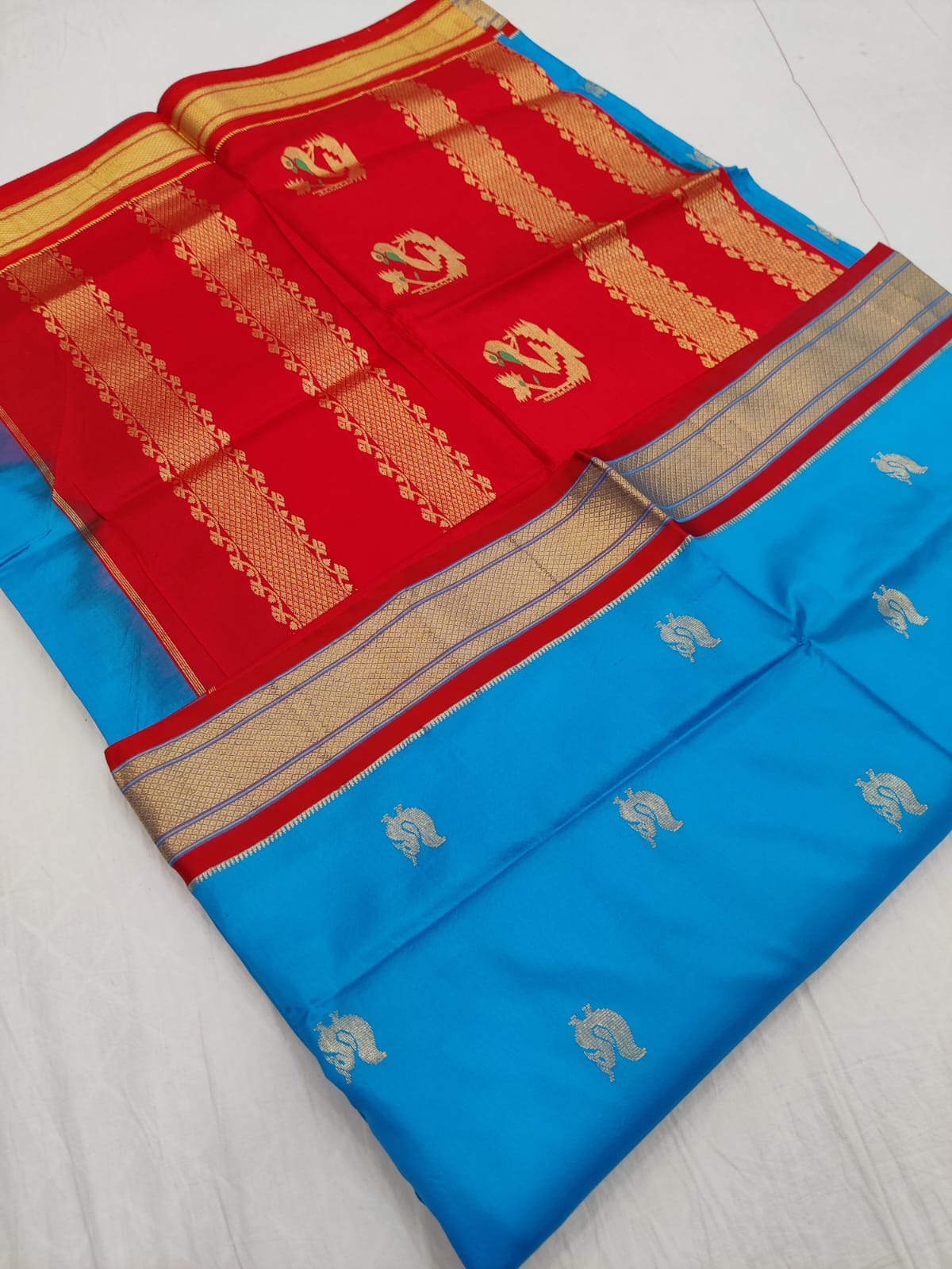 Pure silk kadiyal Paithani Saree