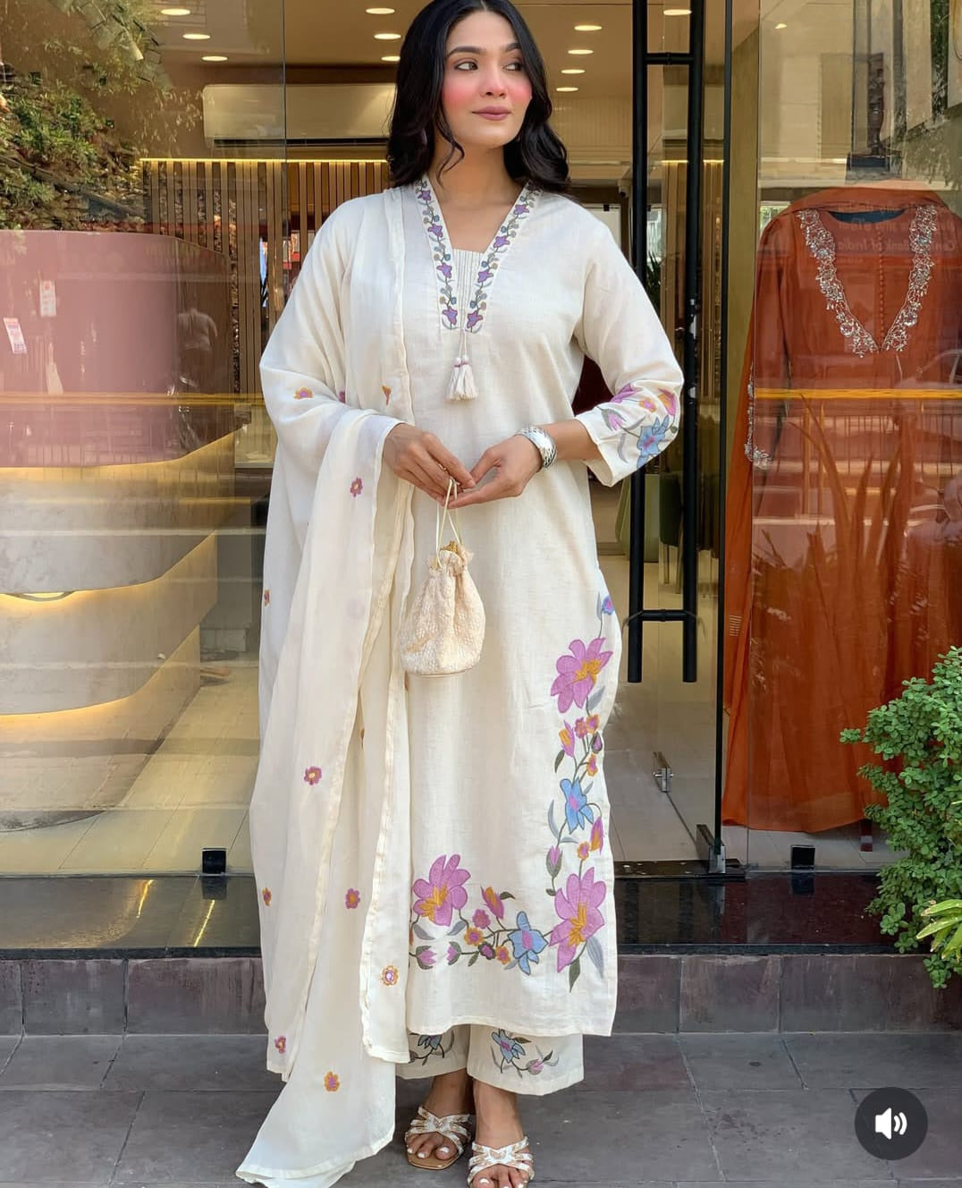 Khadi cotton beautiful embroidery kurta pant dupatta set Size _ 38.40.42.44.46