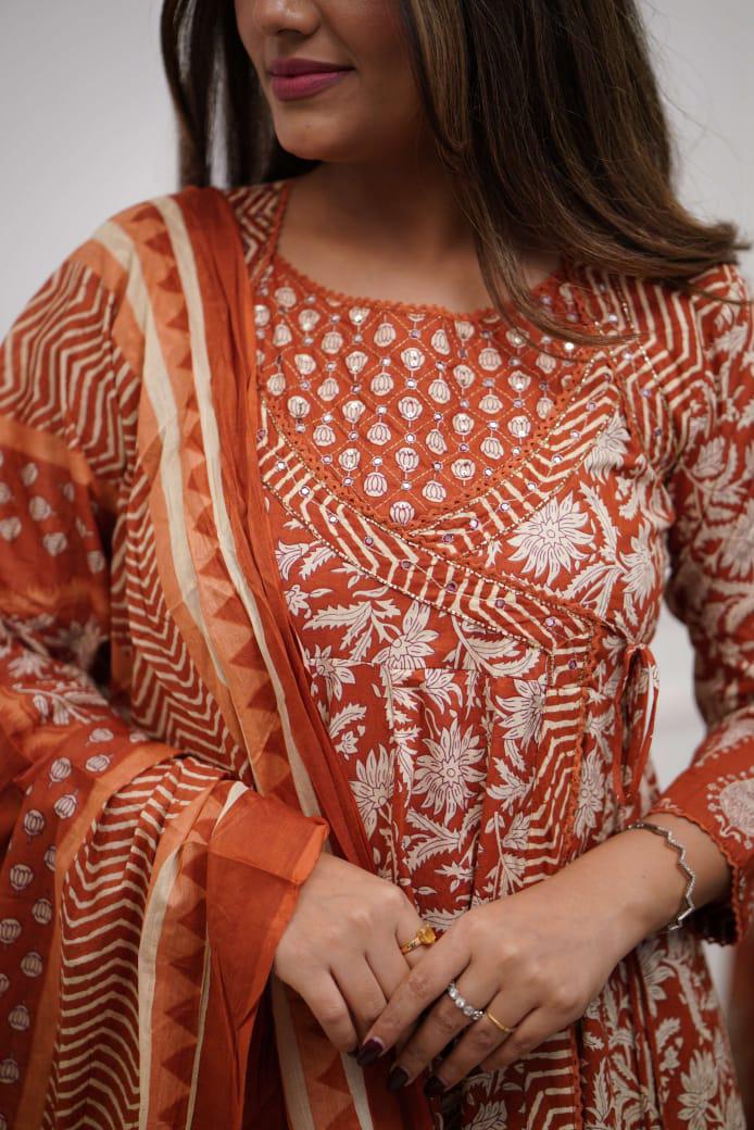 Cotton Anarkali kurta set with new style in saganeri print_                      Size - *M(38),40(L),42(XL),*
*44(XXL), 46(3xl)*