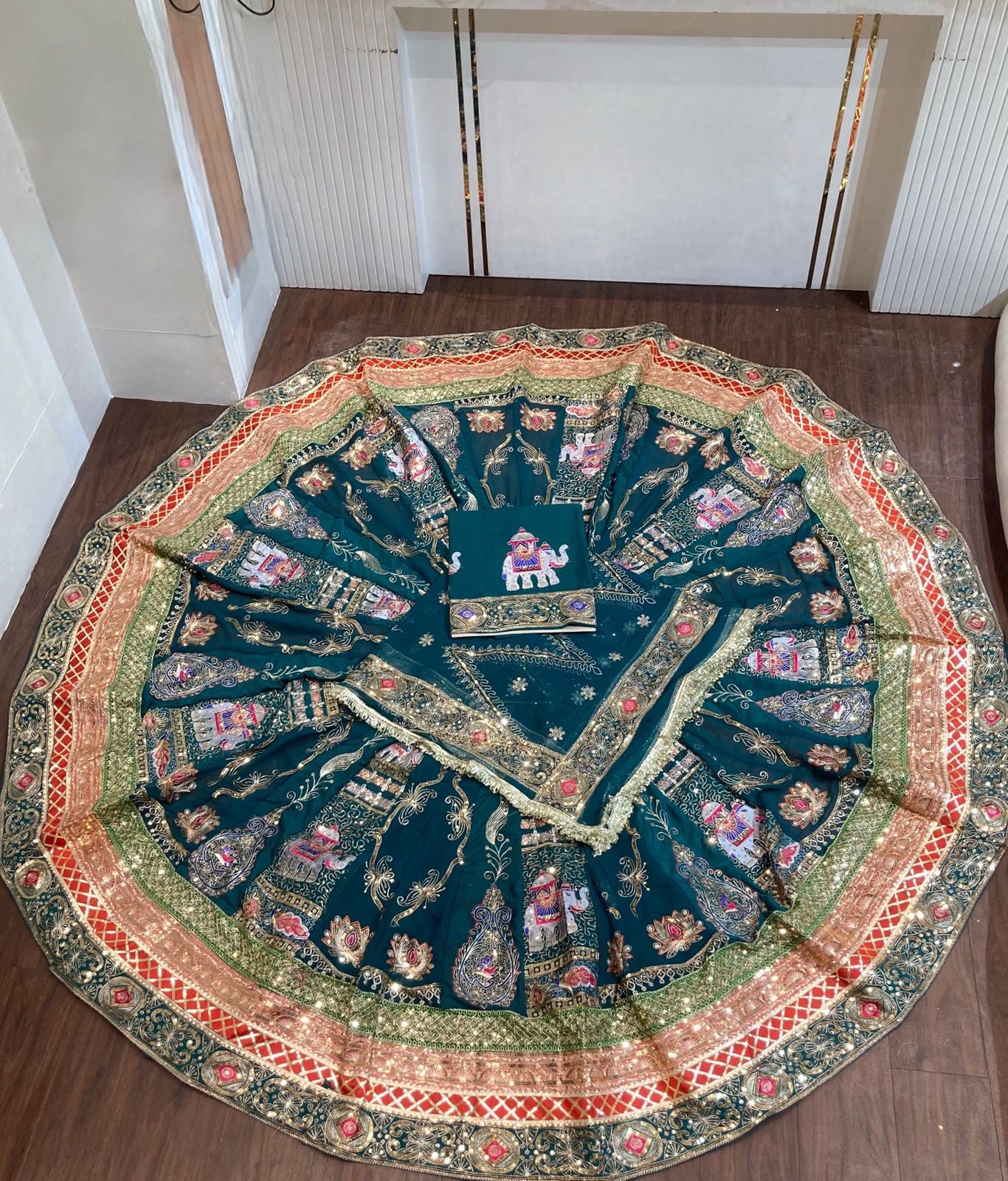 Royal Rajwadi look poshak