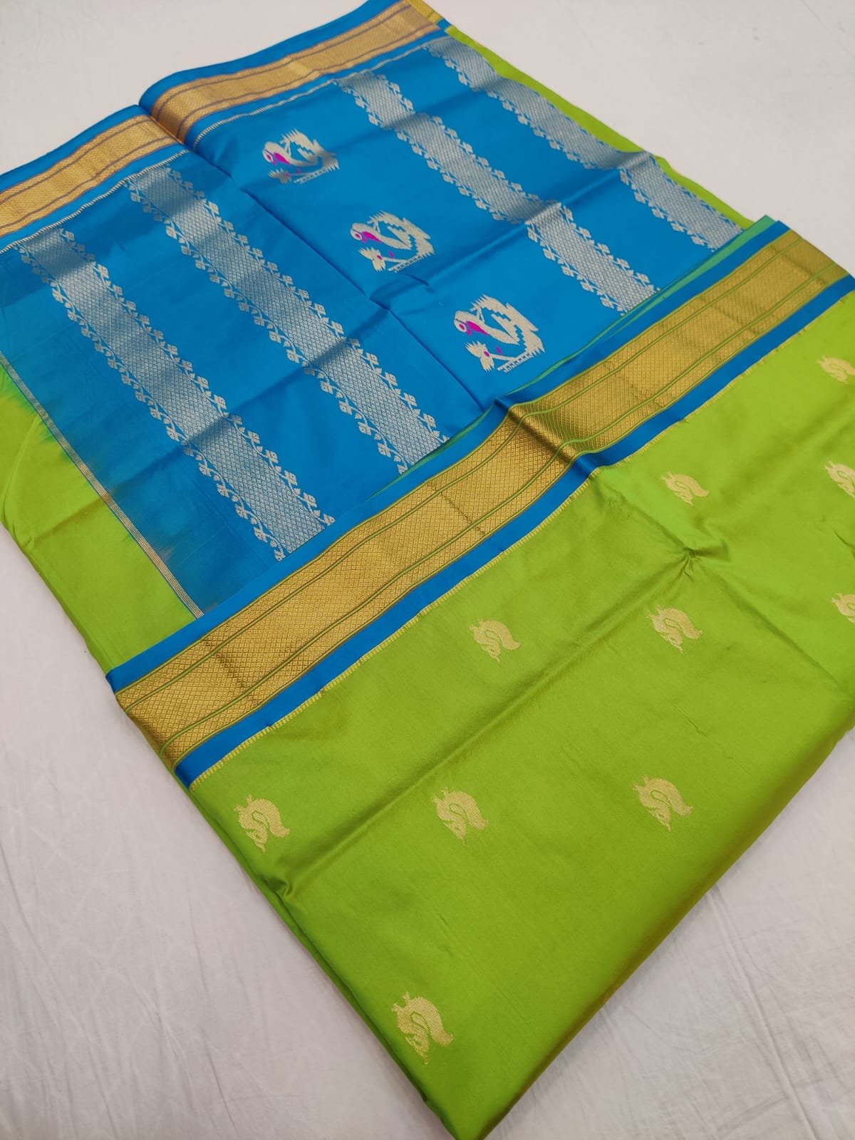 Pure silk kadiyal Paithani Saree