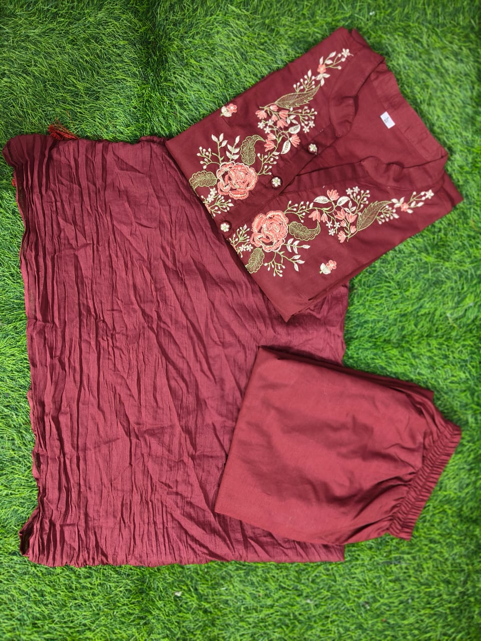 Beautiful Pure Cotton embroidery suit set :Sizes 38 40 42 44 46