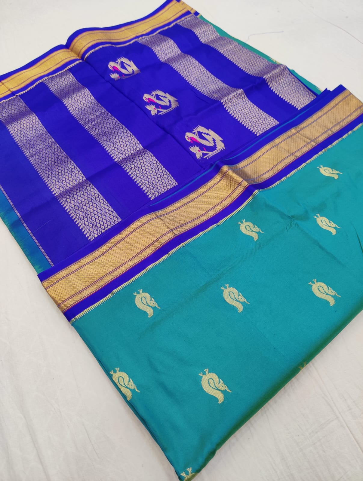 Pure silk kadiyal Paithani Saree