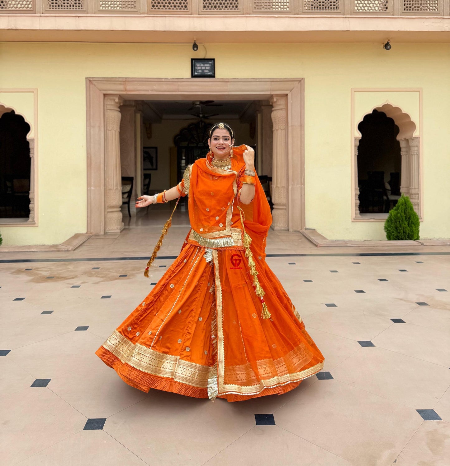 Regal 32 Ghera Heavy Designer Poshak