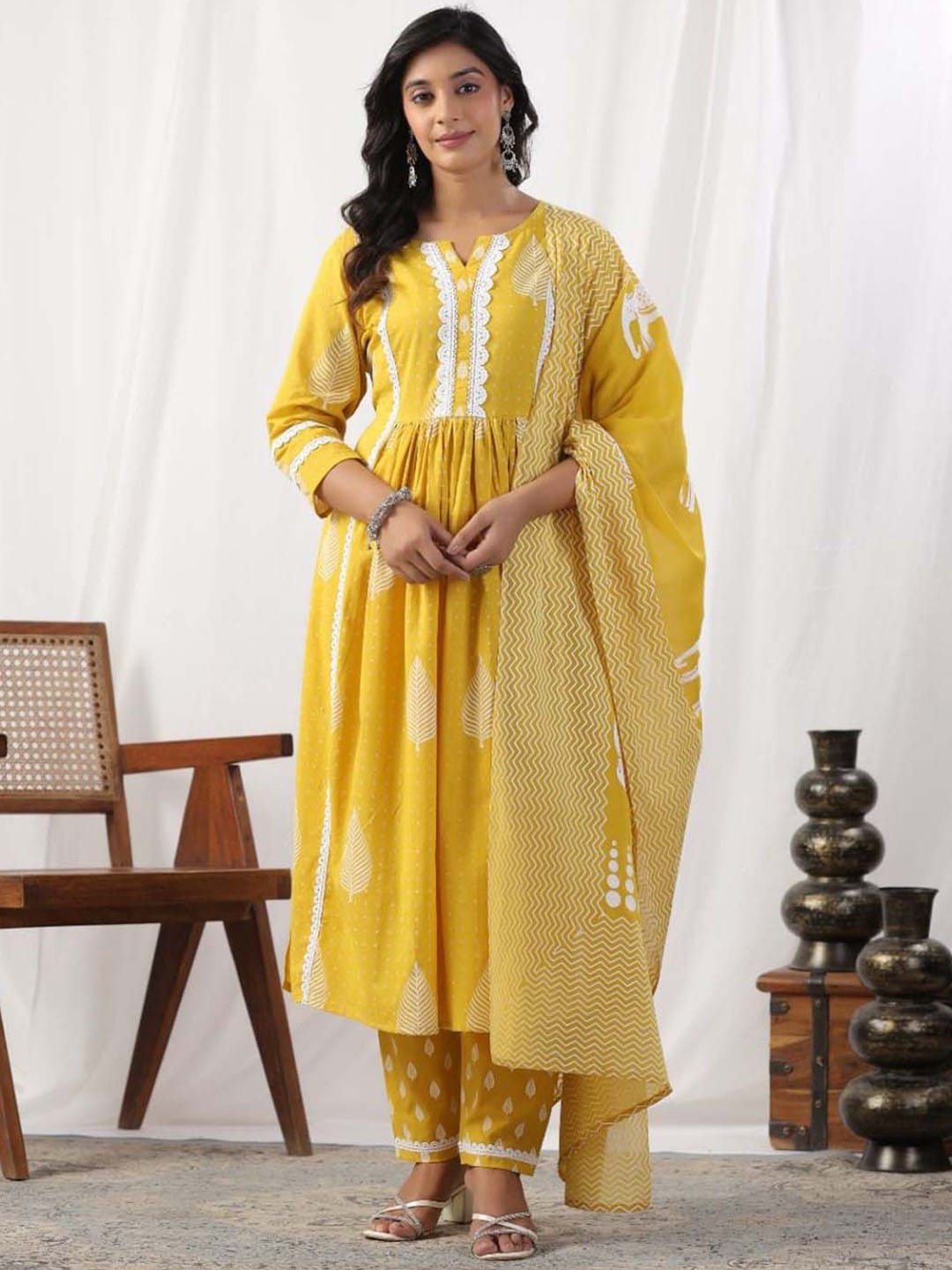 Naira style kurta with pant and dupatta set  Size 38 40 42 44