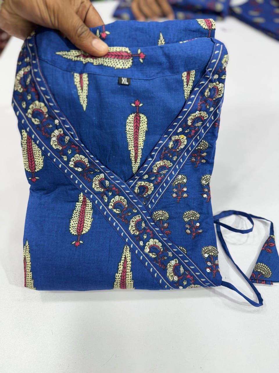 beautiful Heavy anarkali  3pcs kurti set  Available size _M to 4xl*